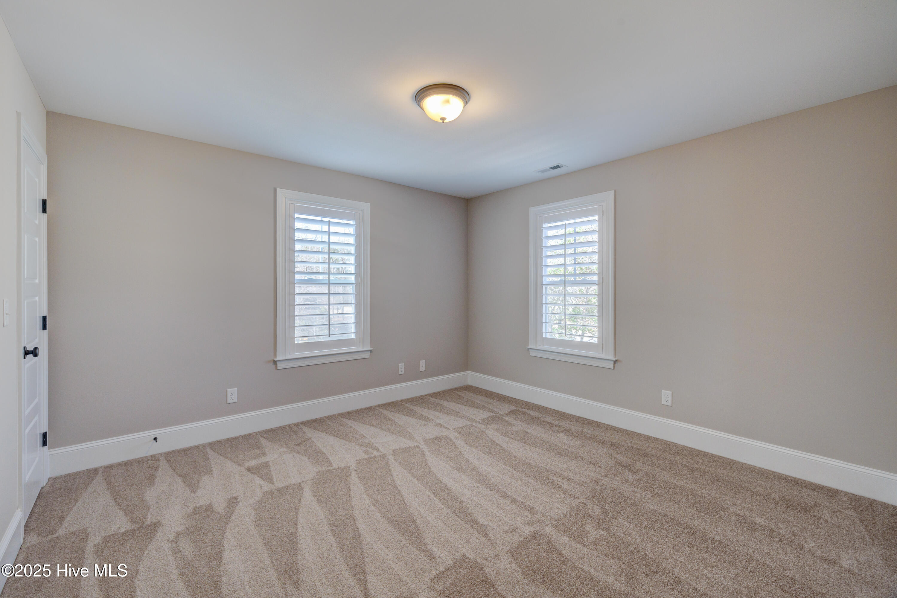 100496540 | Photo 58