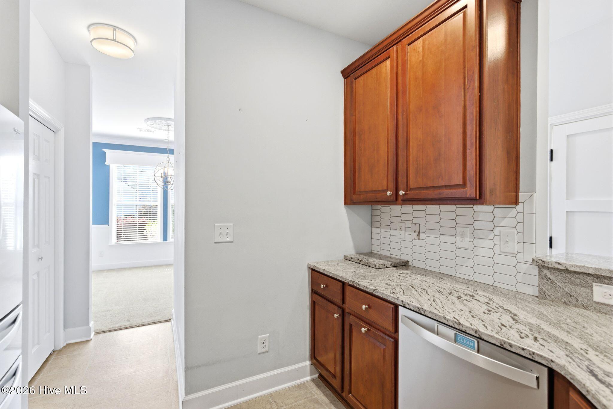 100564398 | Photo 10