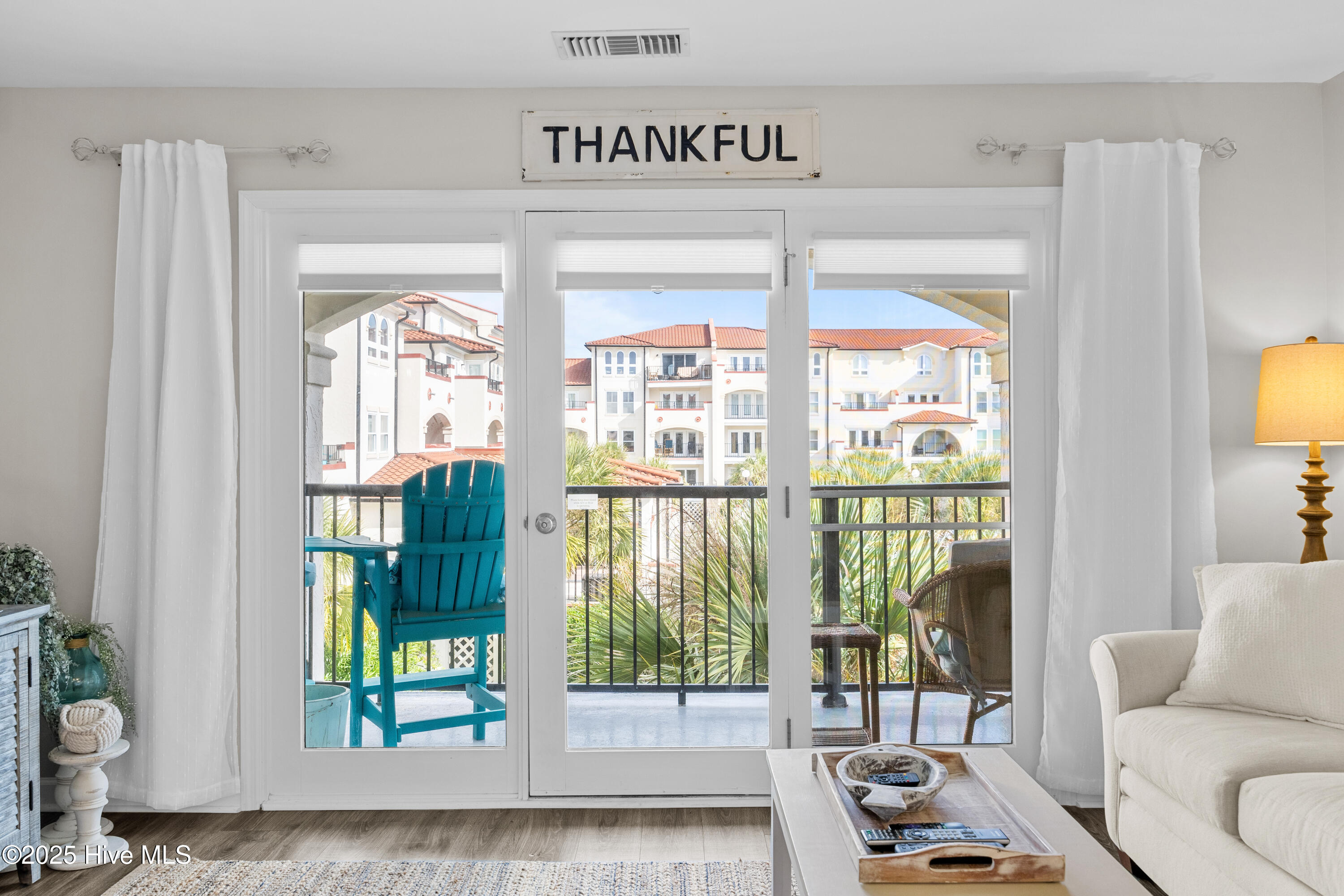 100530467 | Photo 19