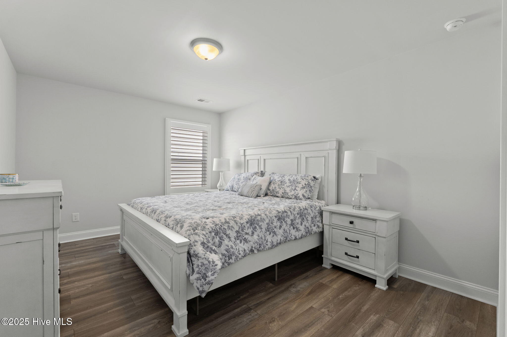 100540818 | Photo 33