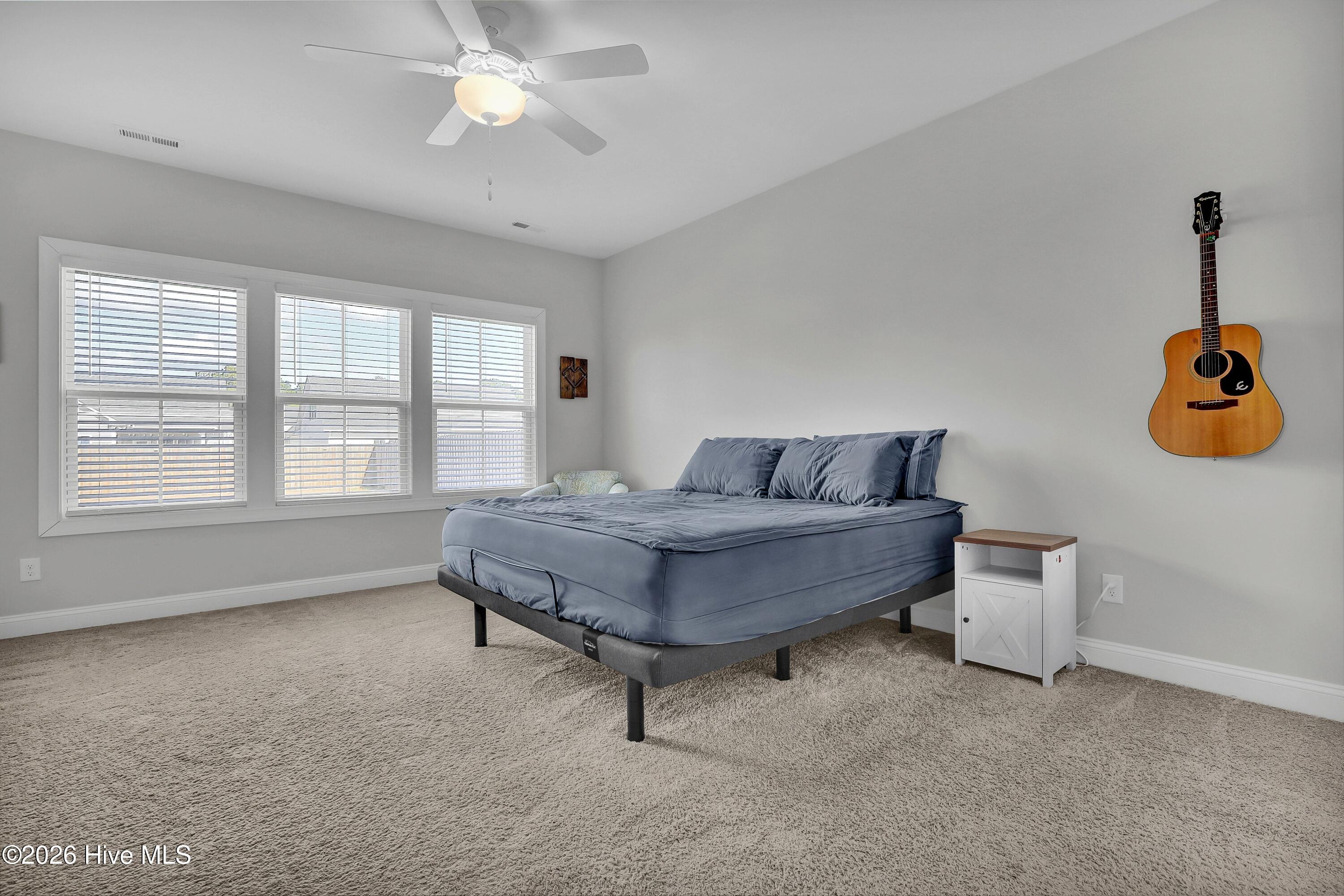 100555385 | Photo 13