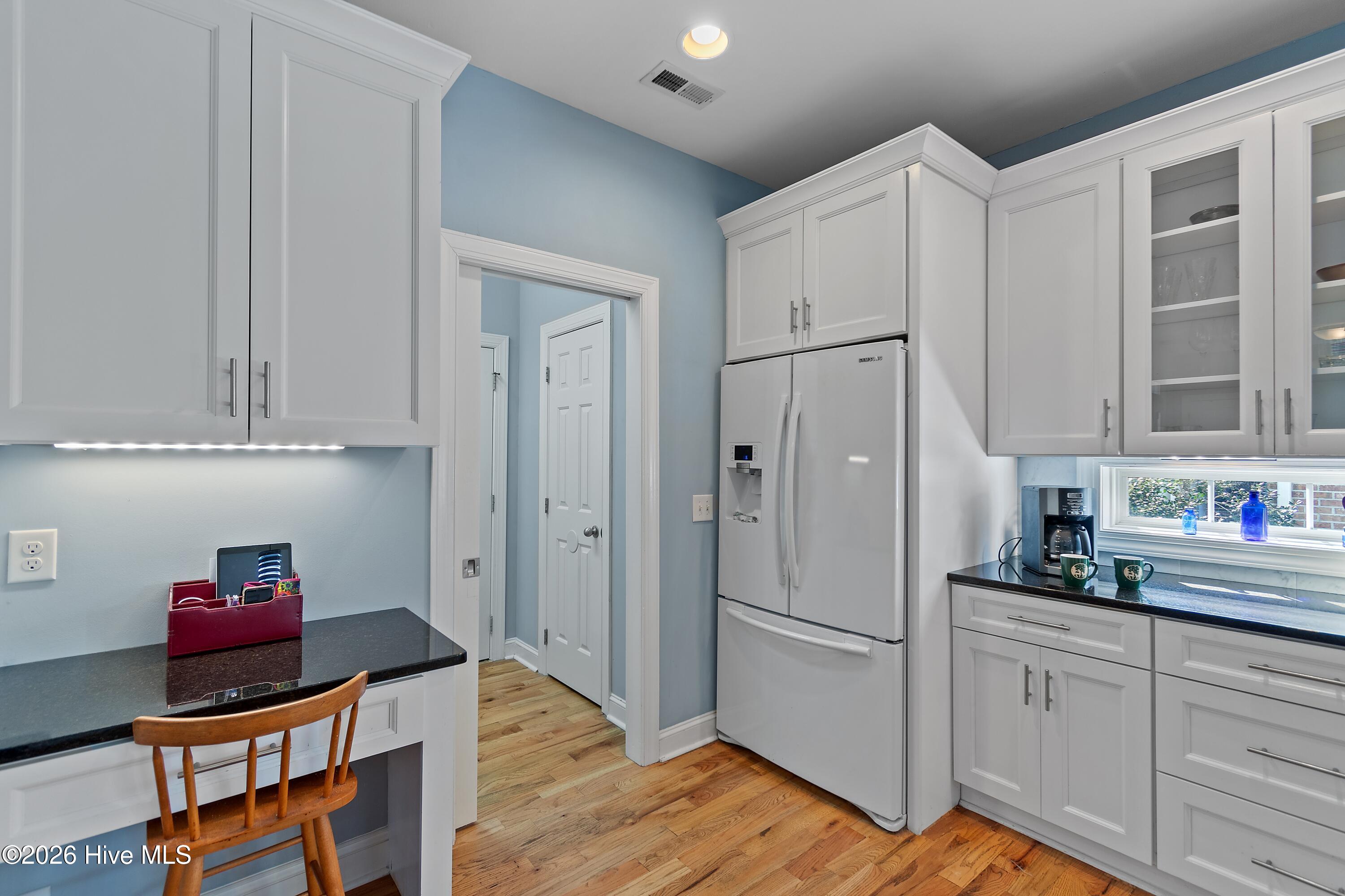 100561490 | Photo 17