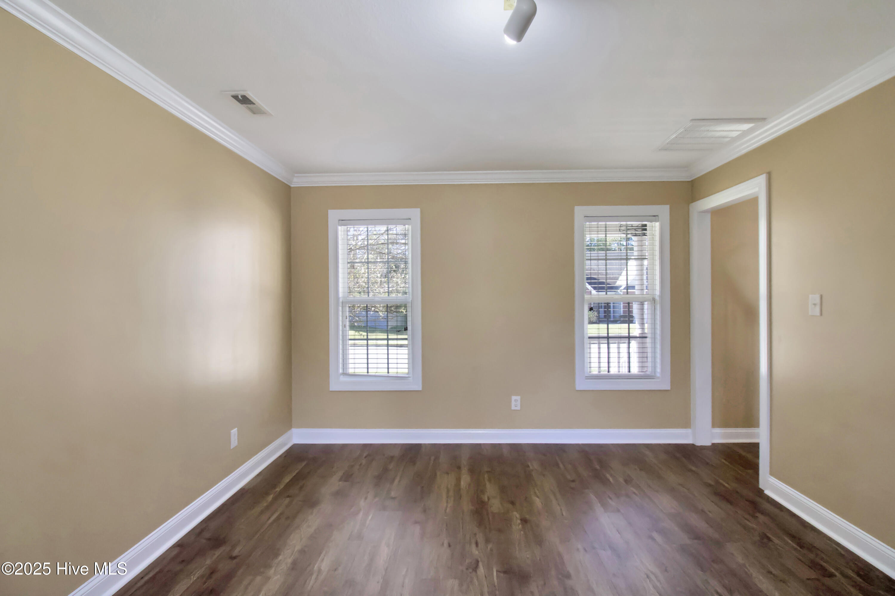 100538875 | Photo 19