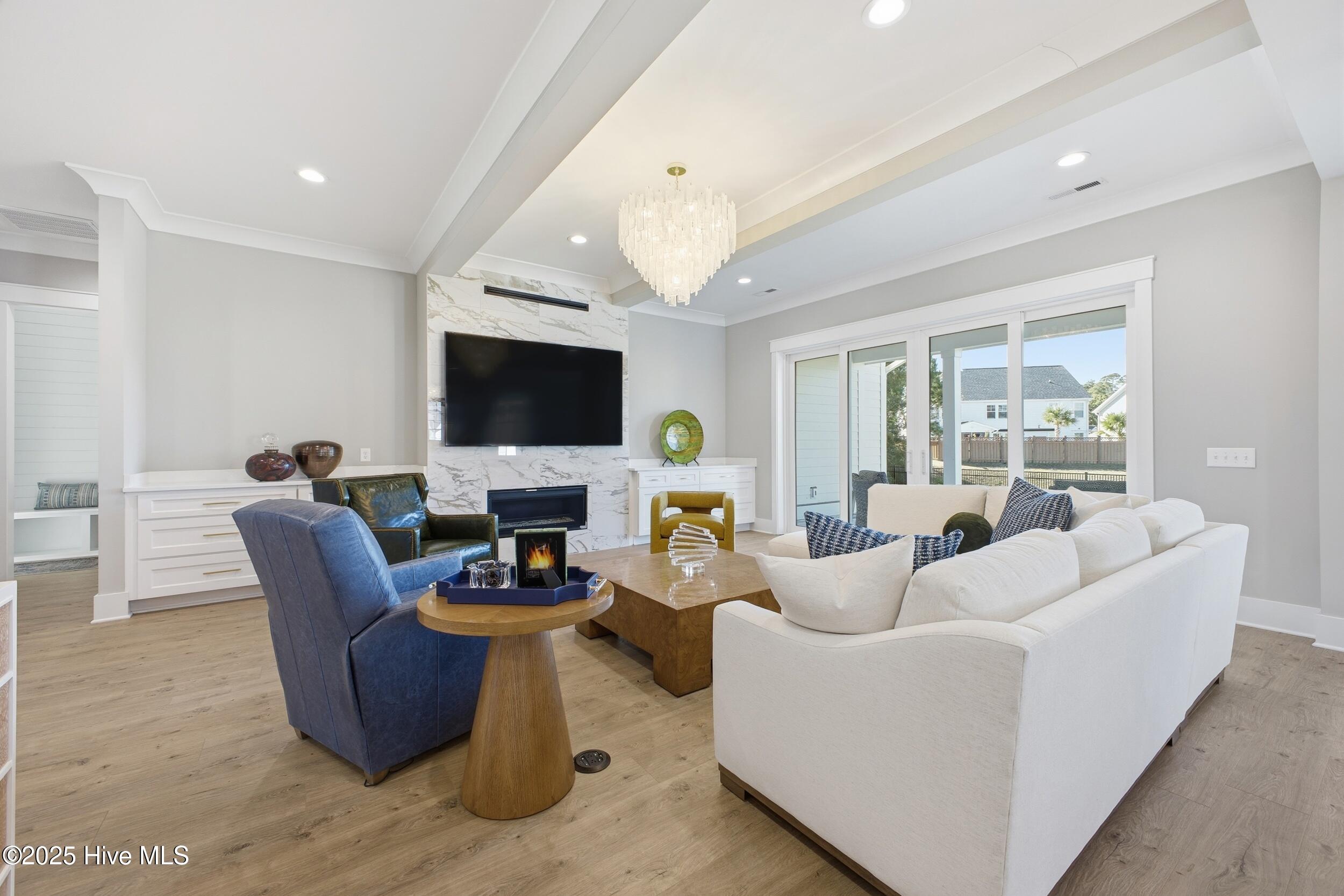 100540842 | Photo 16