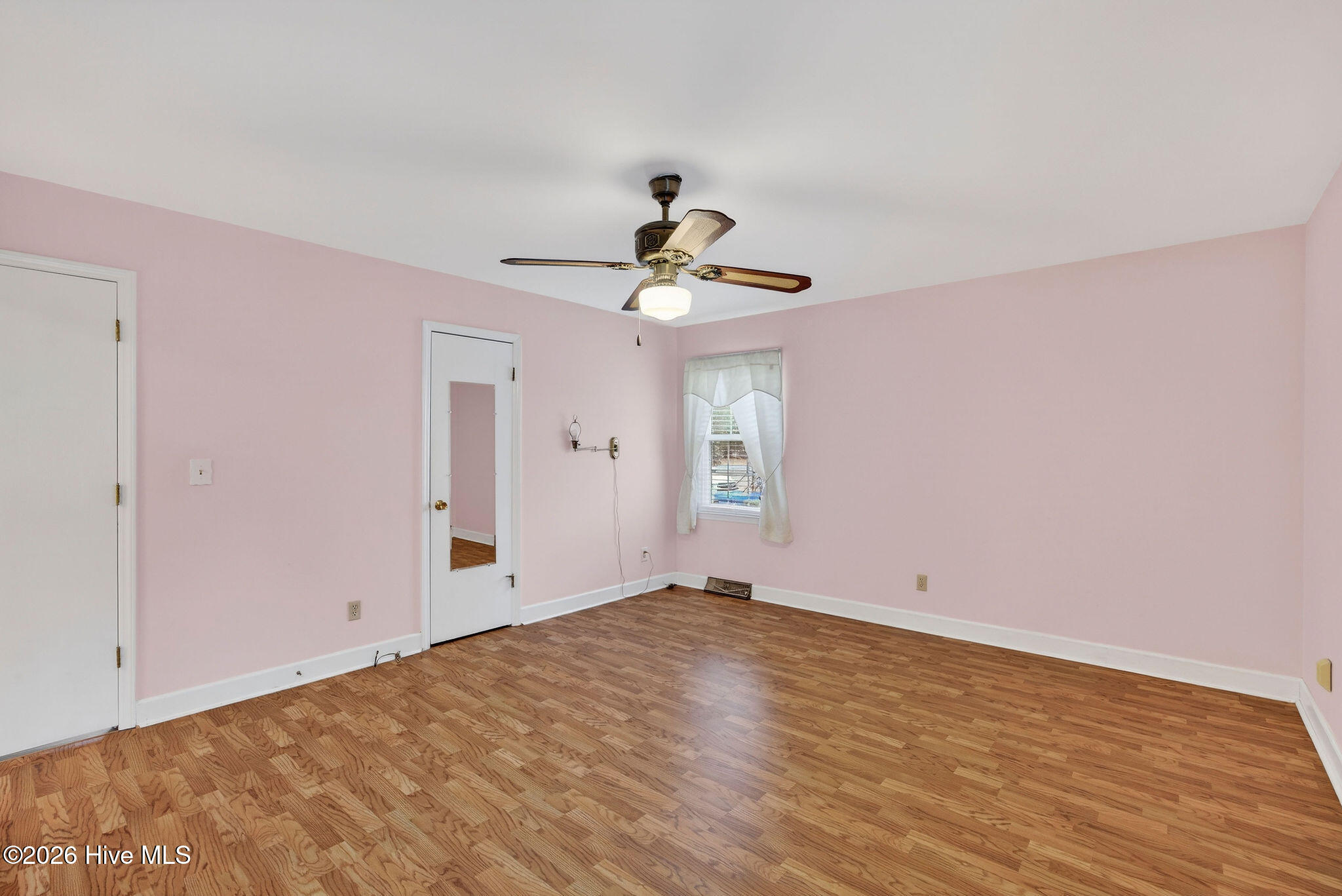 100556138 | Photo 38