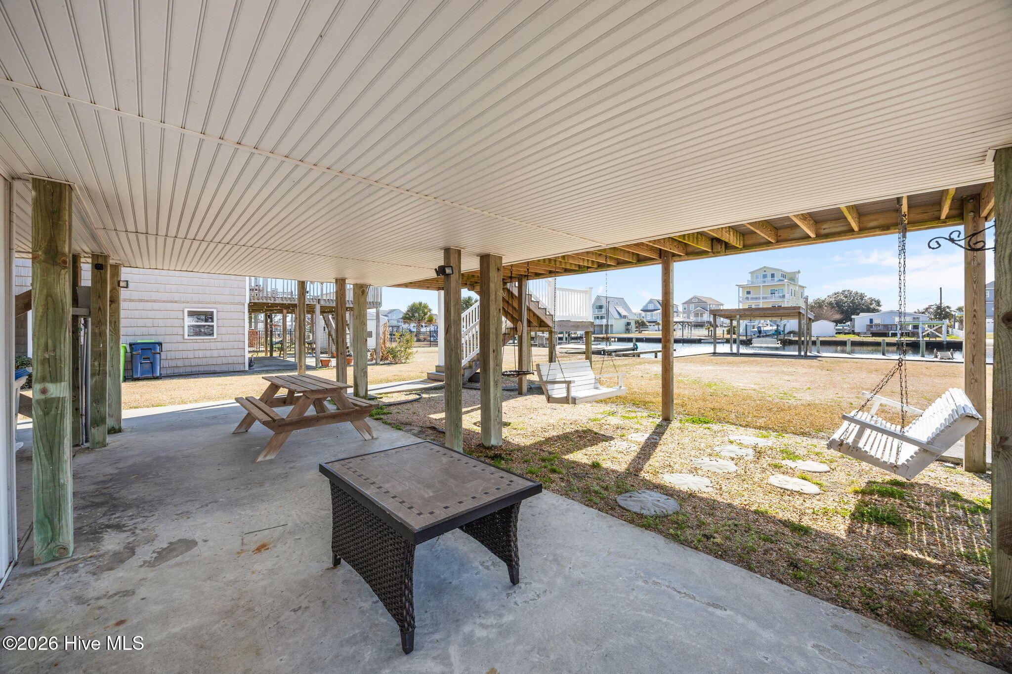 100558073 | Photo 38