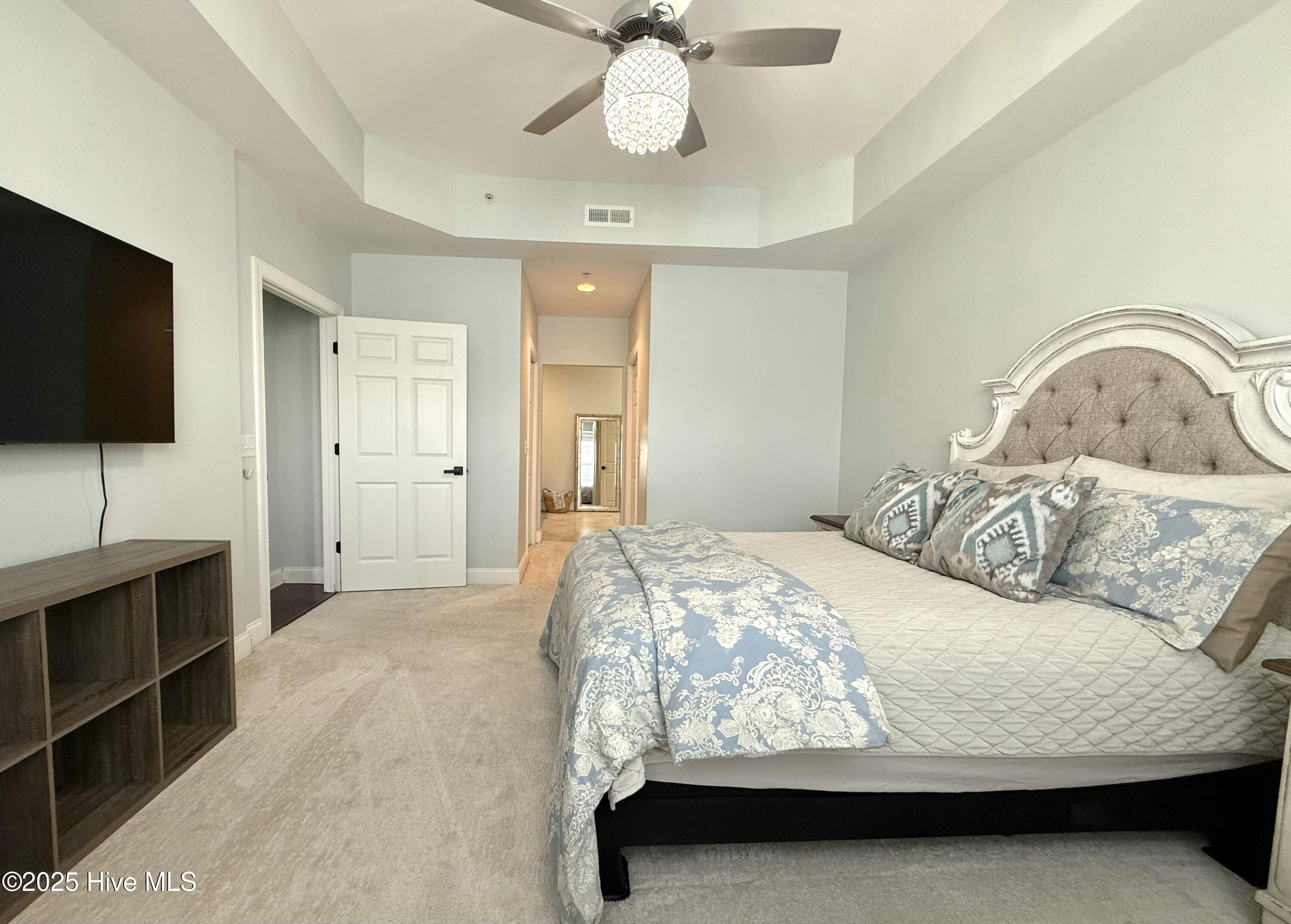 100542840 | Photo 25