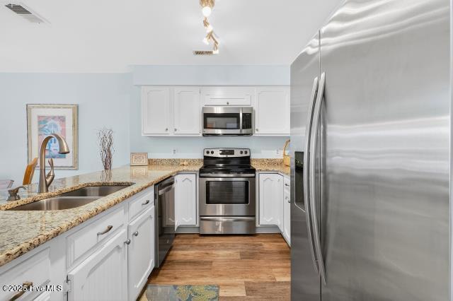 100541070 | Photo 13