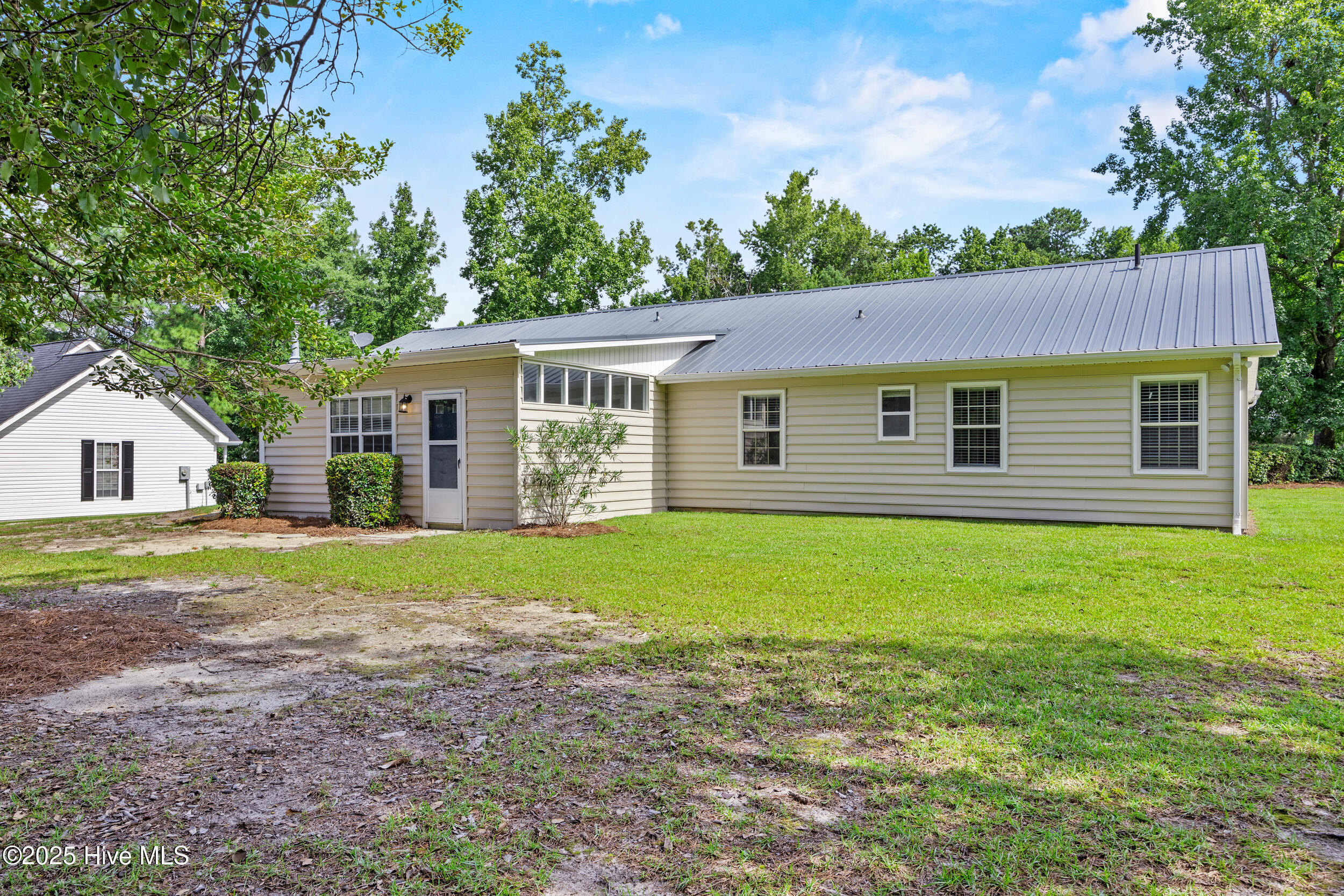 100521133 | Photo 43