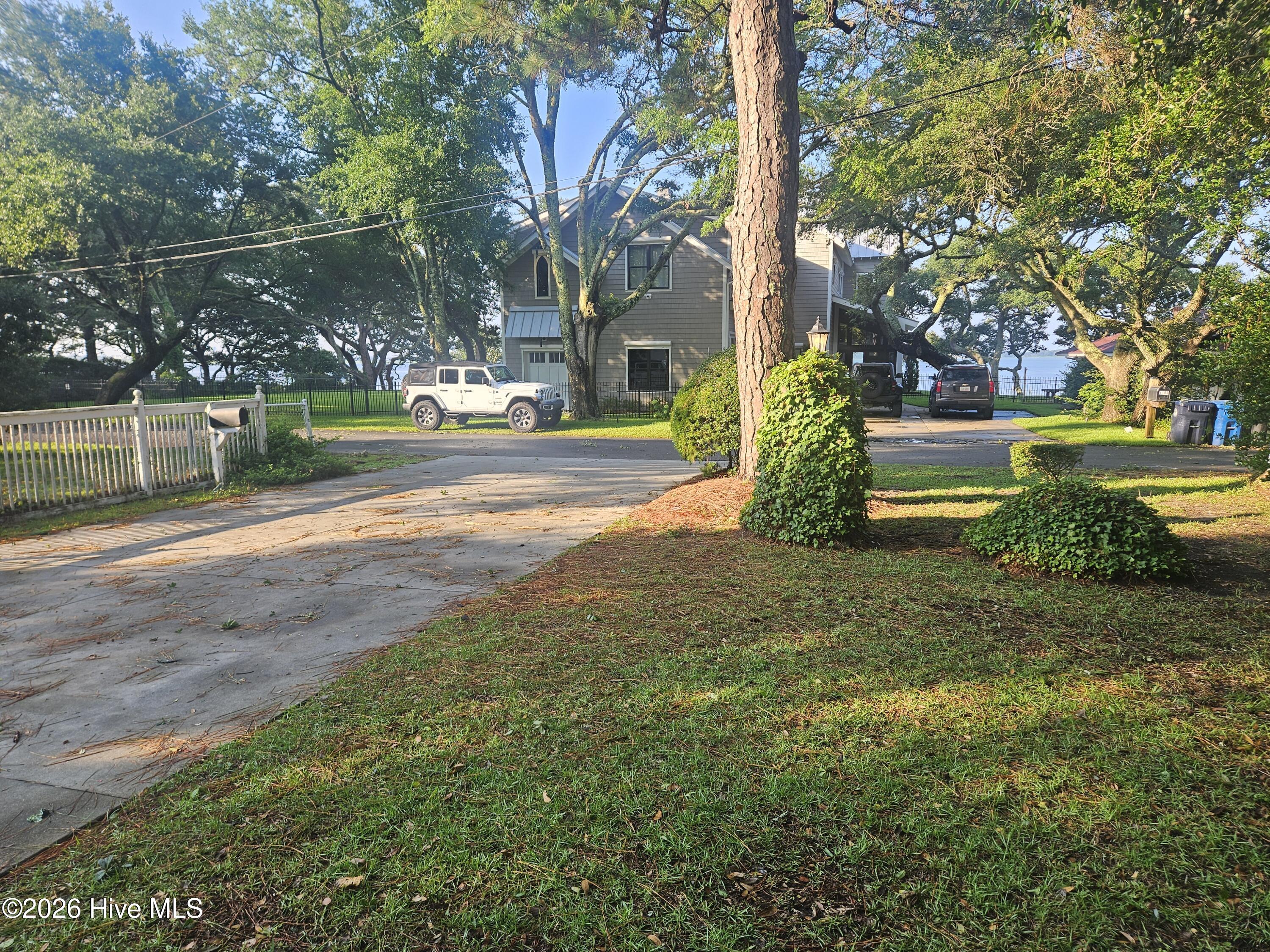 2nd image of 4102 Sound Dr, Morehead City, NC 28557 | MLS# 100592238
