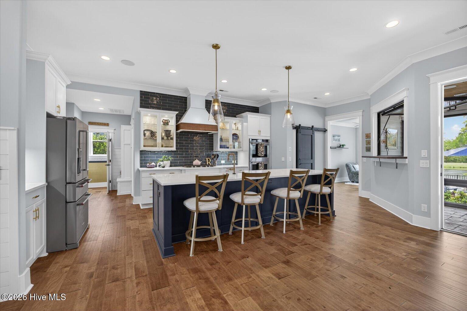 100566266 | Photo 15