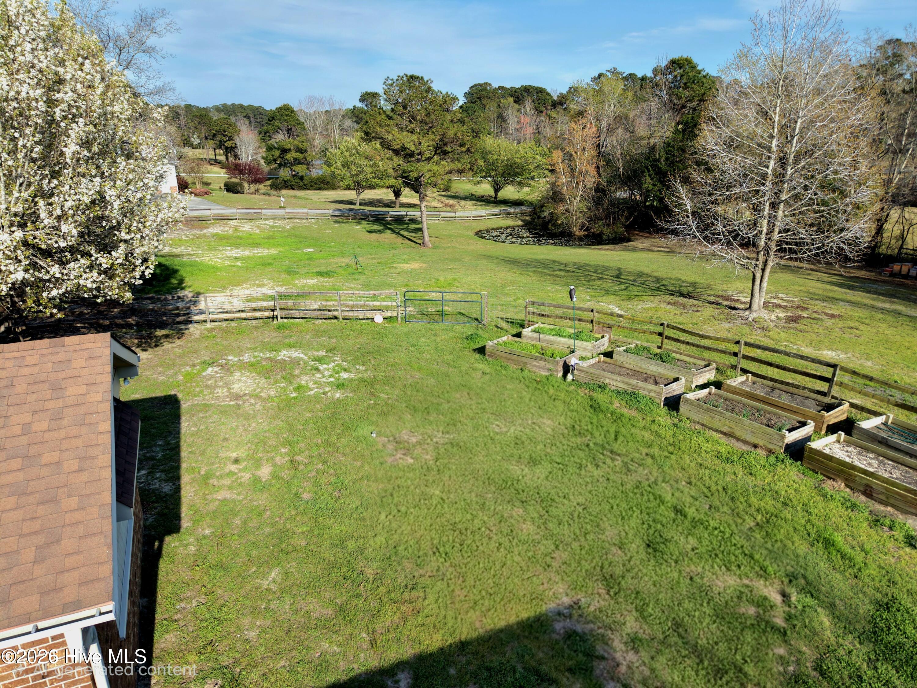 100563427 | Photo 40