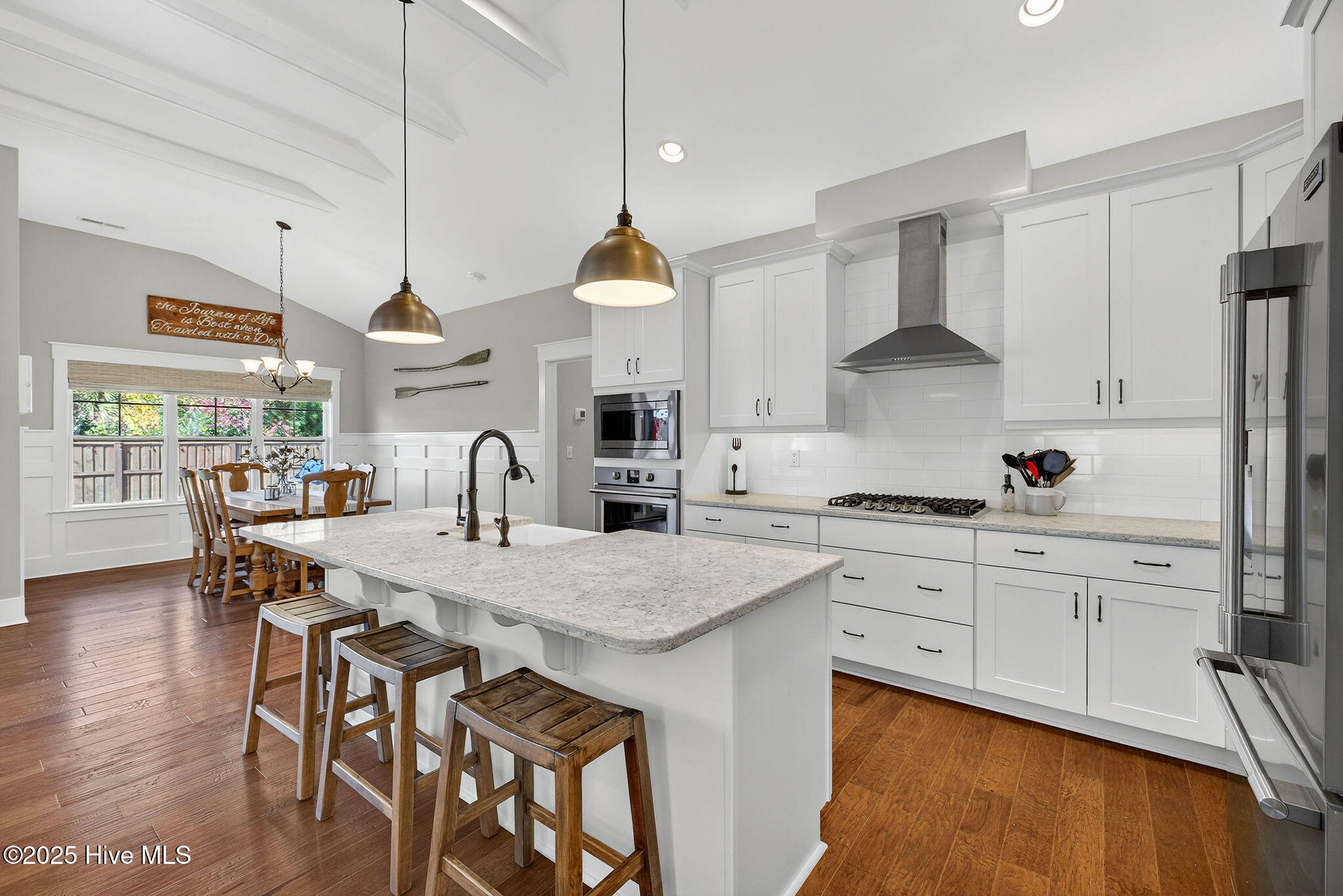 100541568 | Photo 13