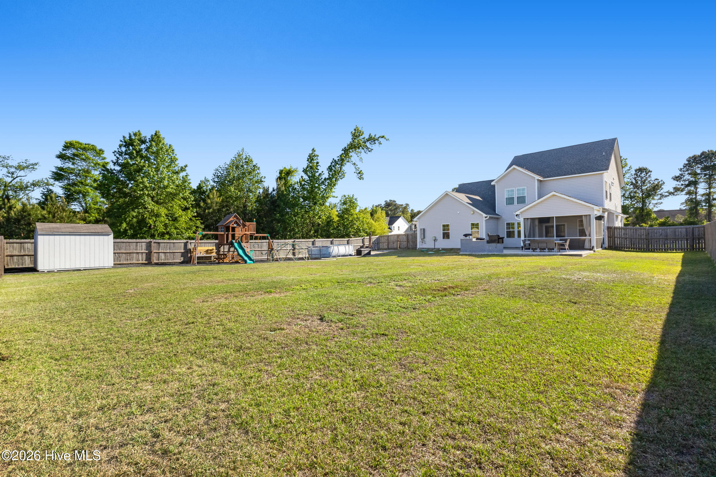 100569391 | Photo 53