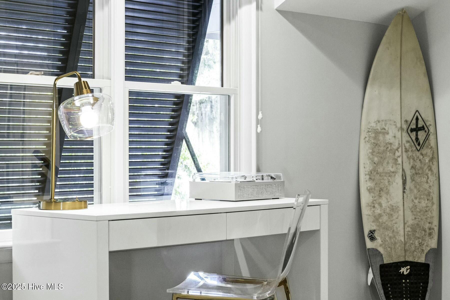 100555228 | Photo 33