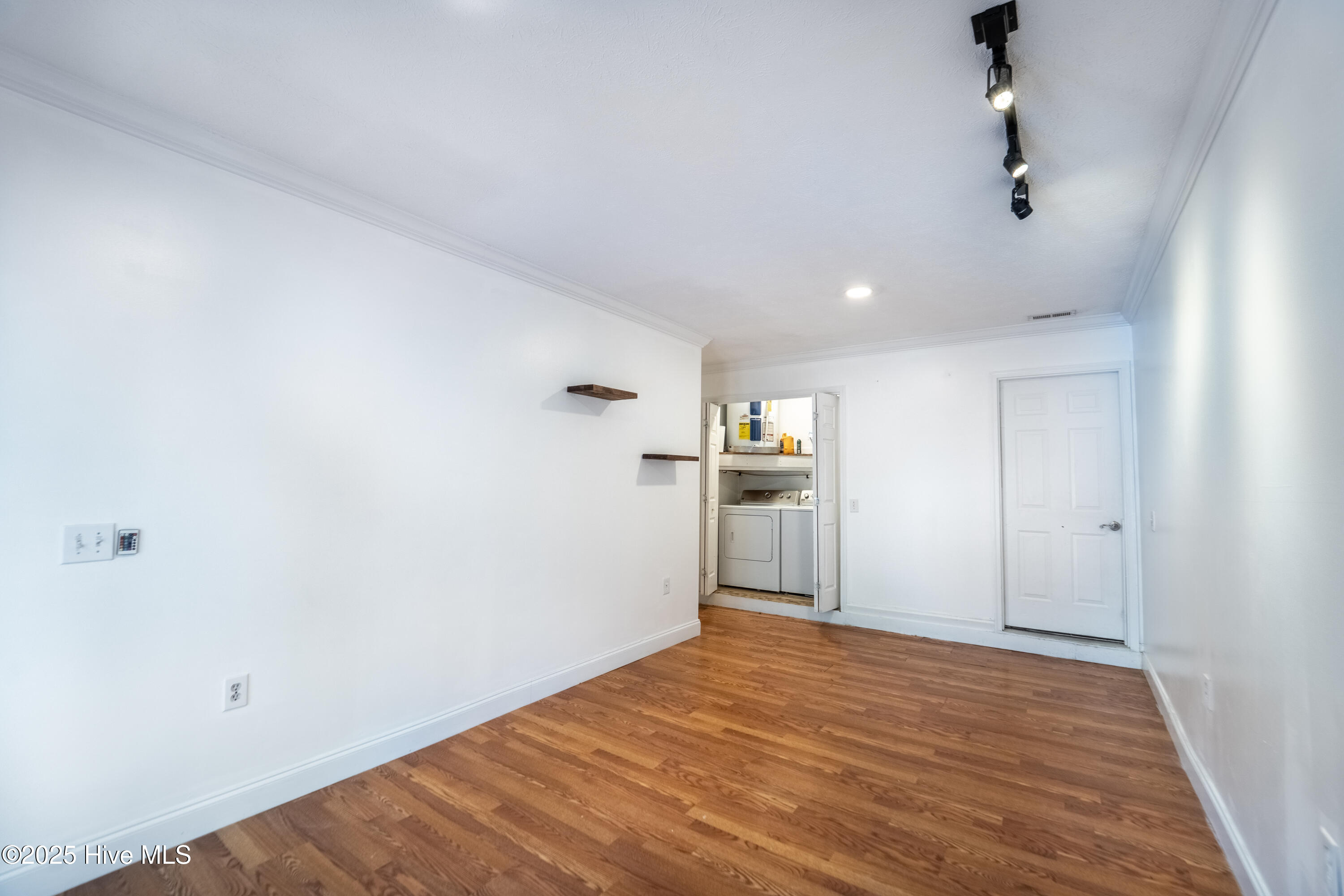 100542200 | Photo 16