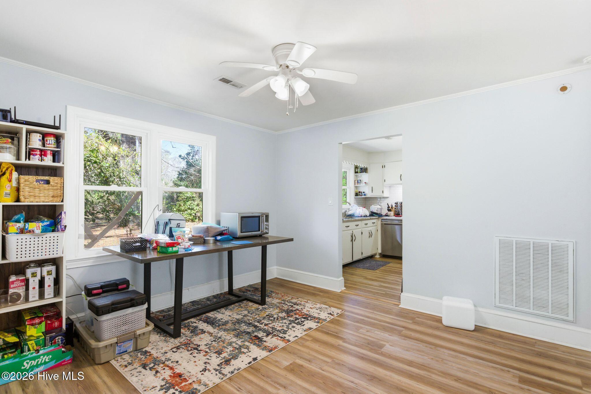 100562415 | Photo 12