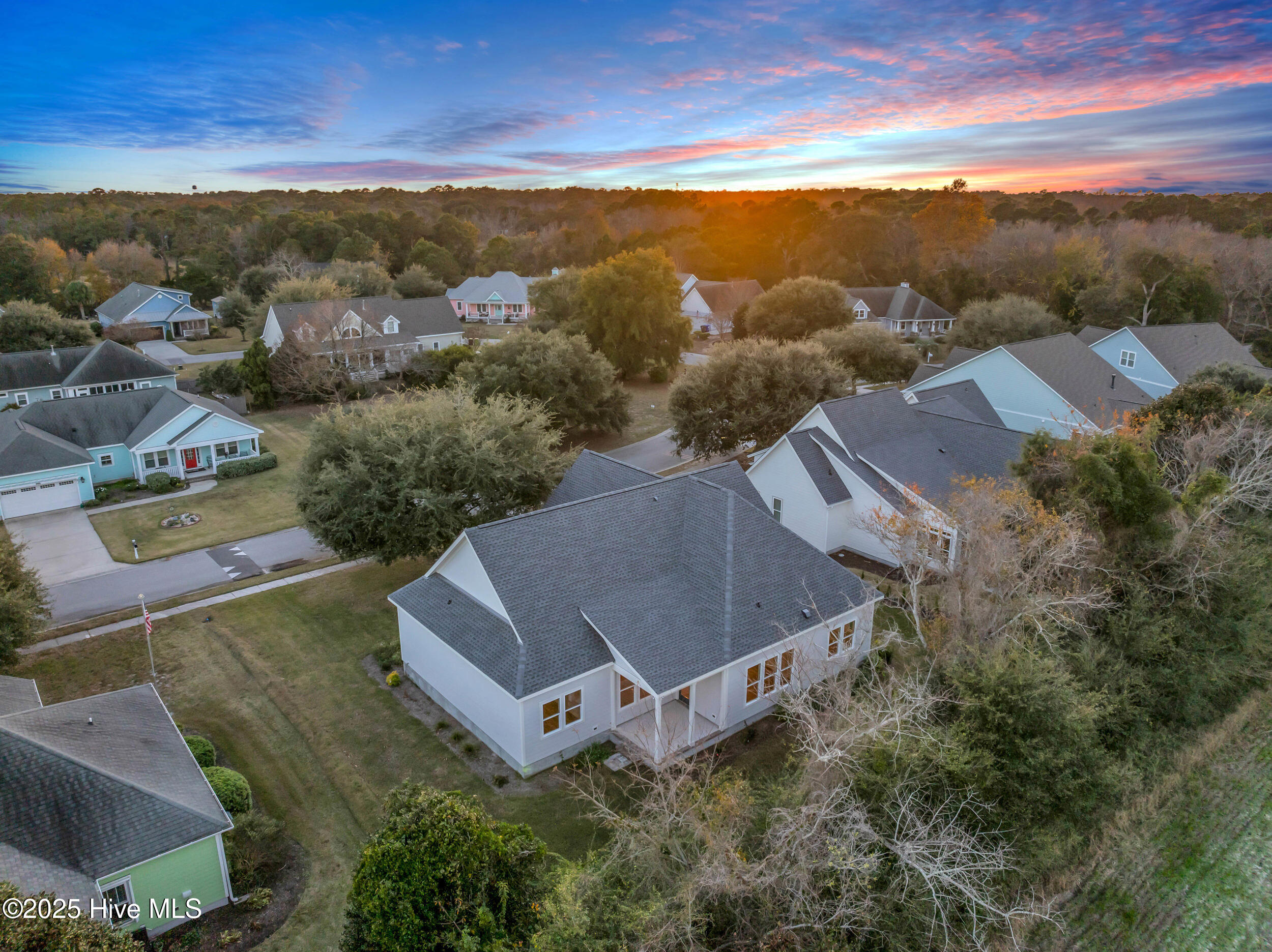 100542889 | Photo 56