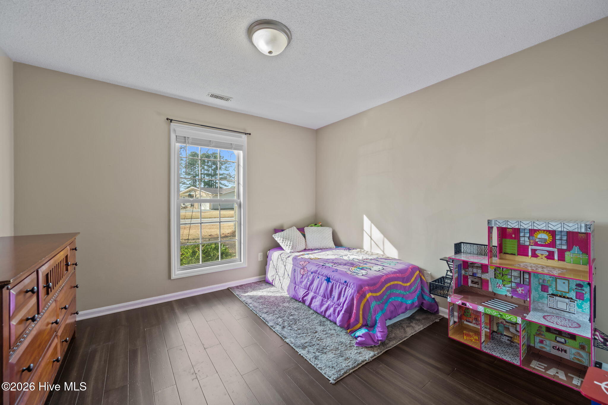 100548393 | Photo 26