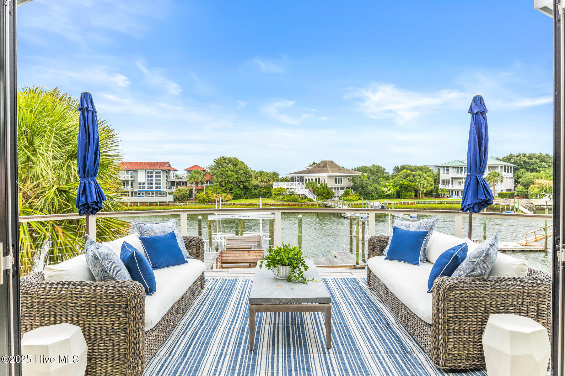 100530519 | Photo 57