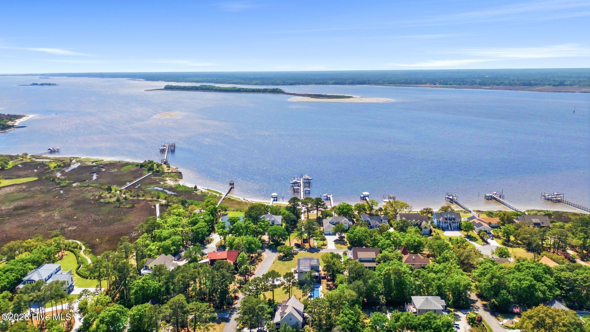 100568012 | Photo 111