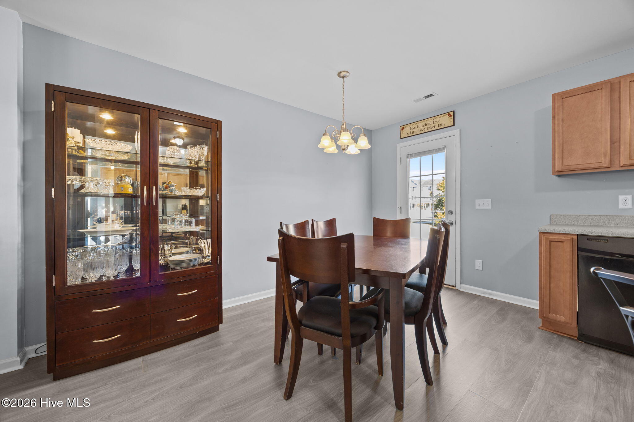 100550942 | Photo 32