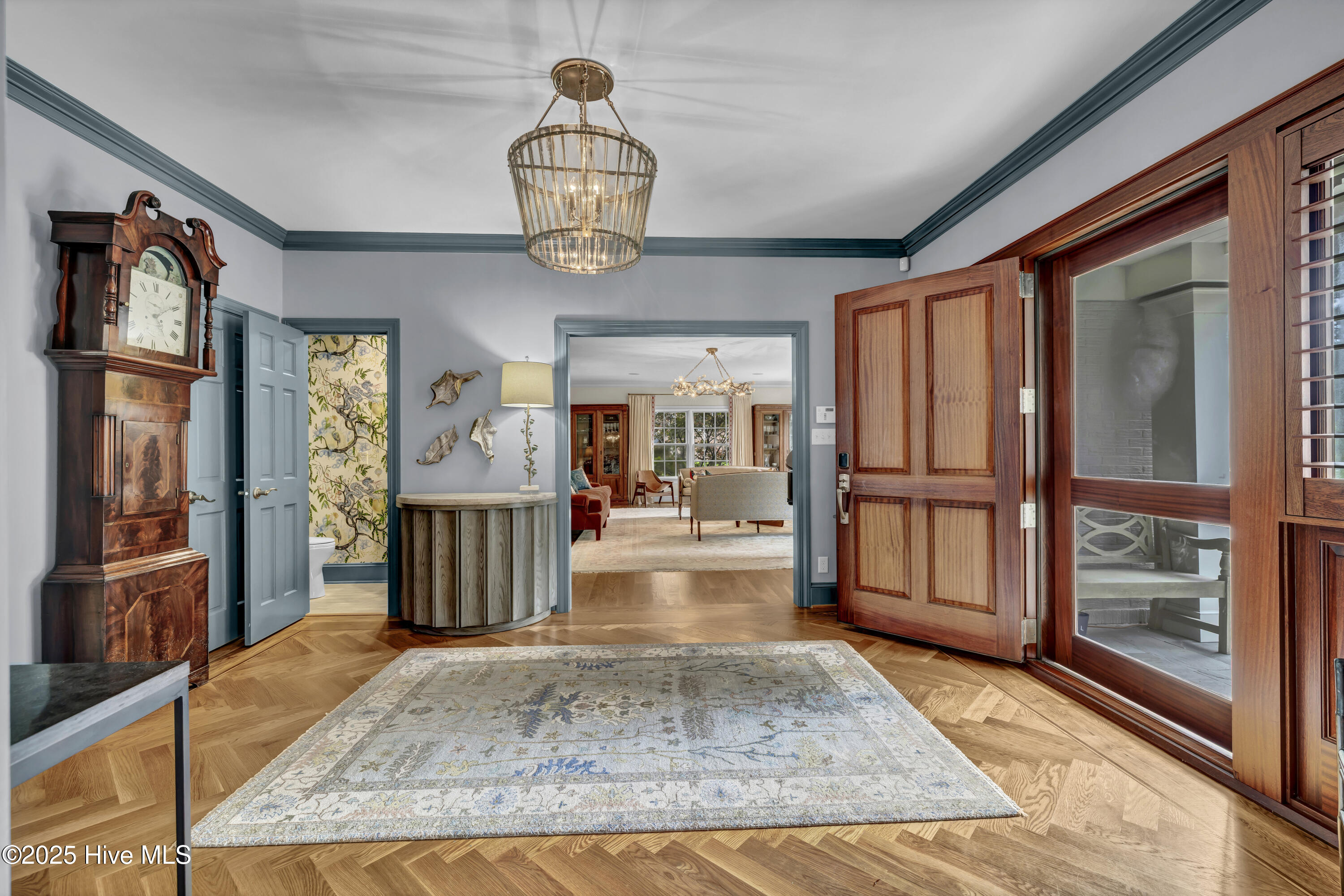 100519719 | Photo 38