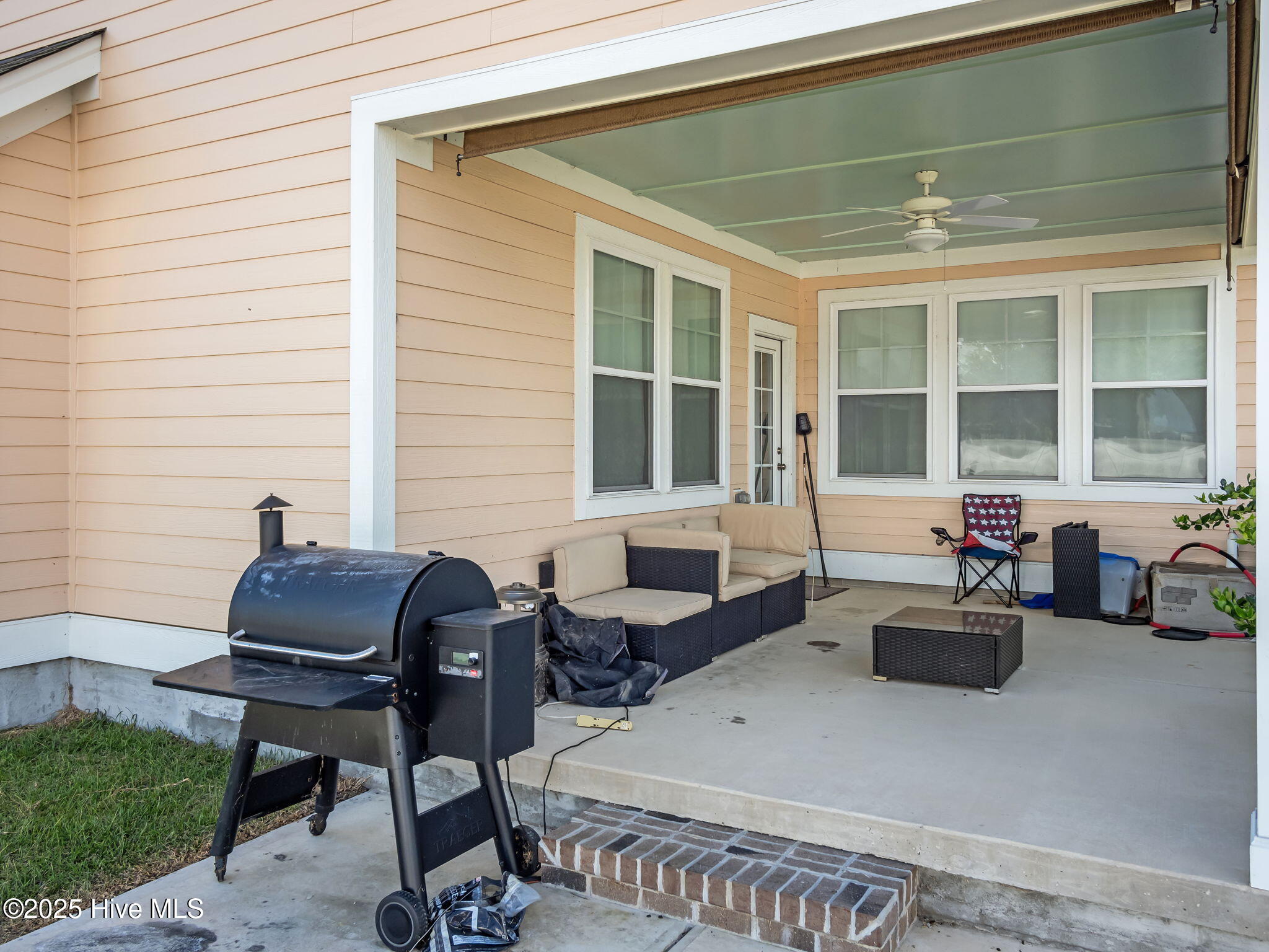 100534730 | Photo 51