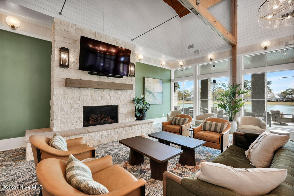 100564545 | Photo 56