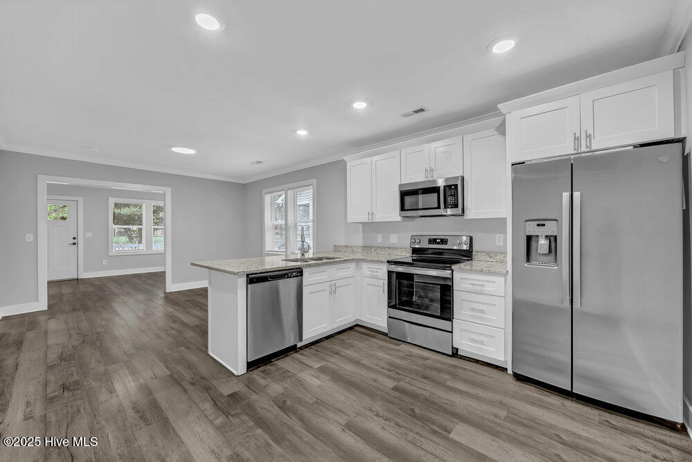 100525304 | Photo 13