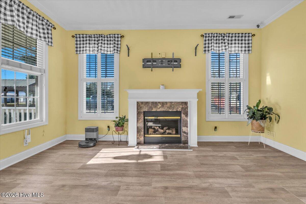 100561788 | Photo 24