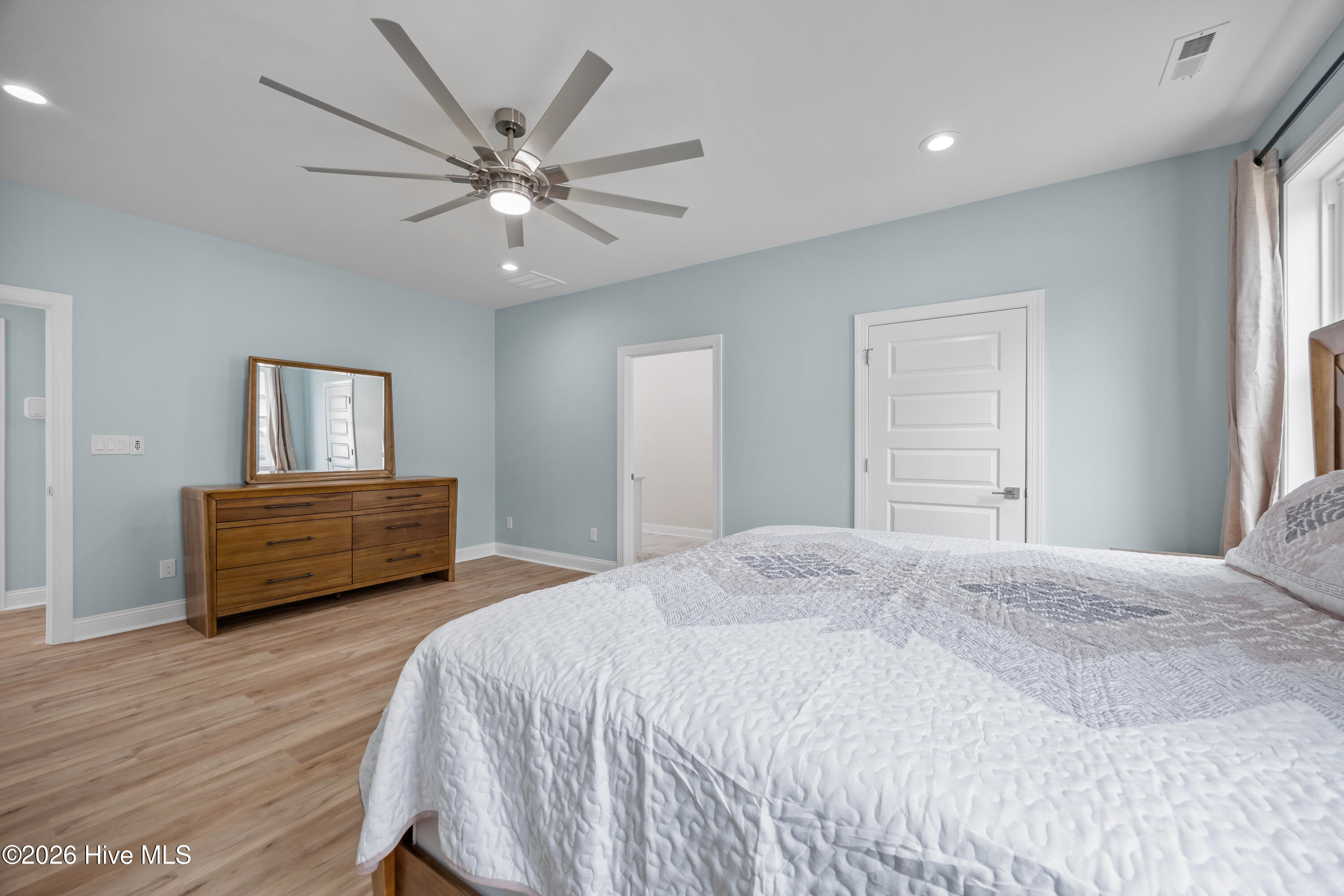 104 E Seaview Drive, Emerald Isle, NC, 28594