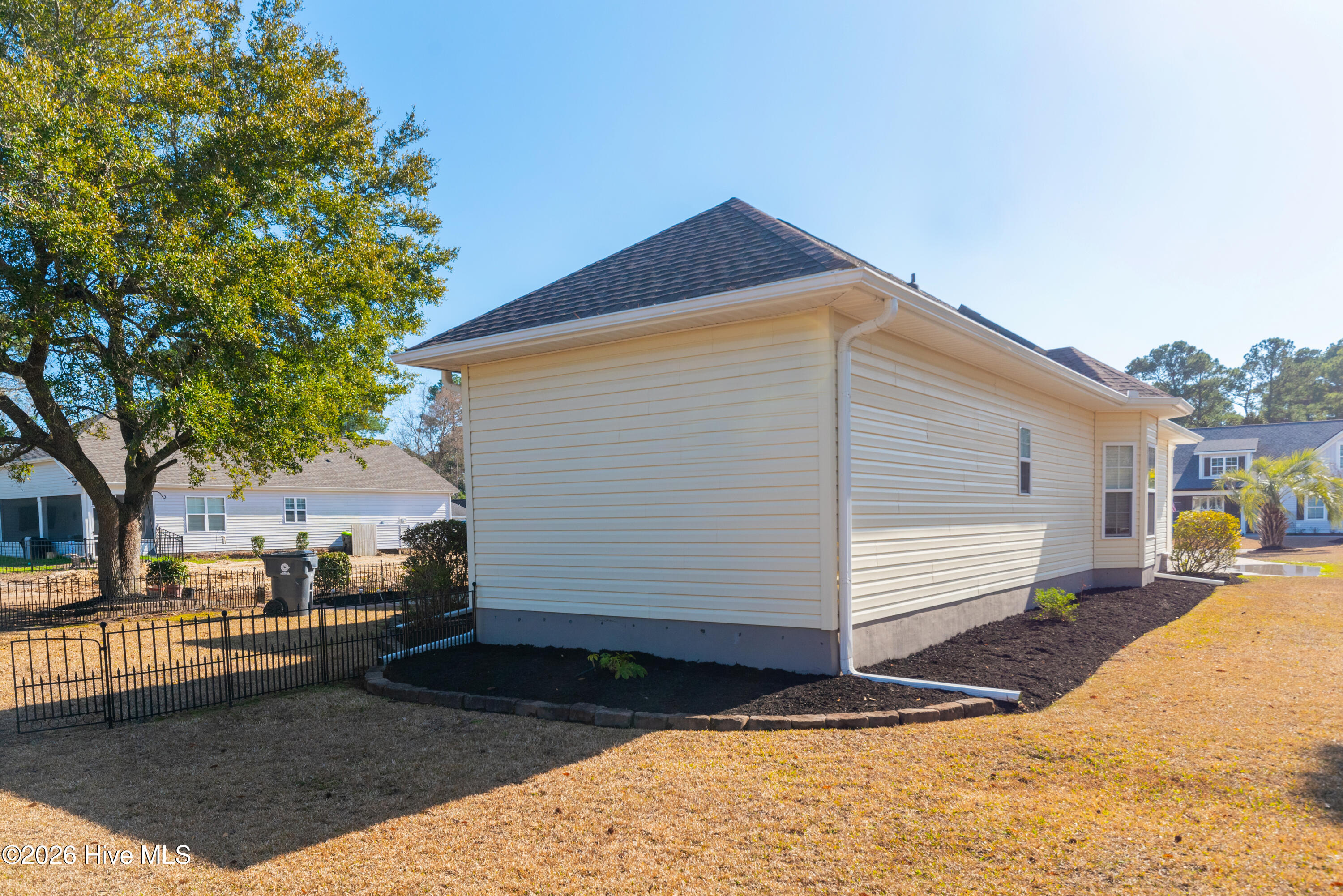 100559237 | Photo 37