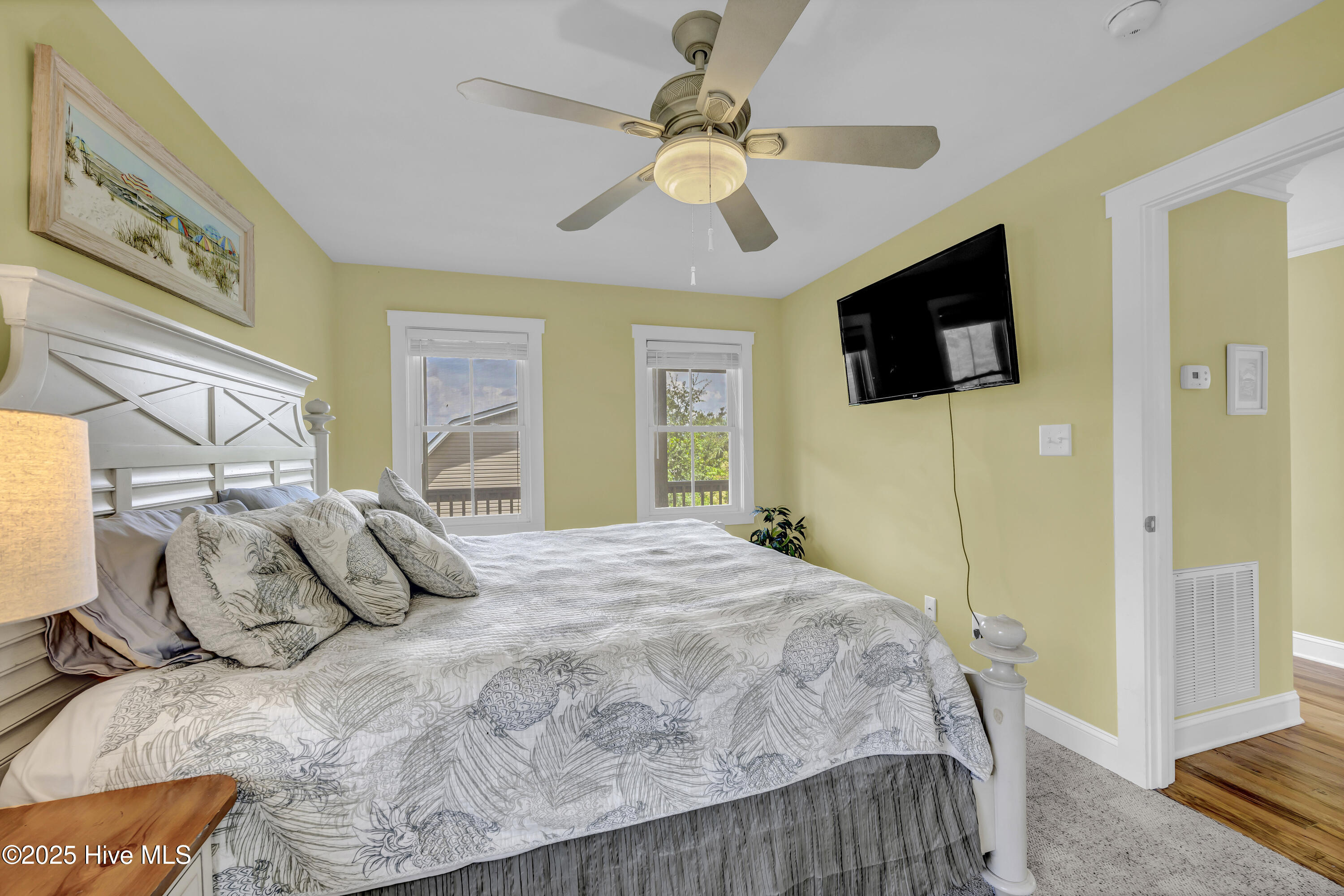 100522318 | Photo 25