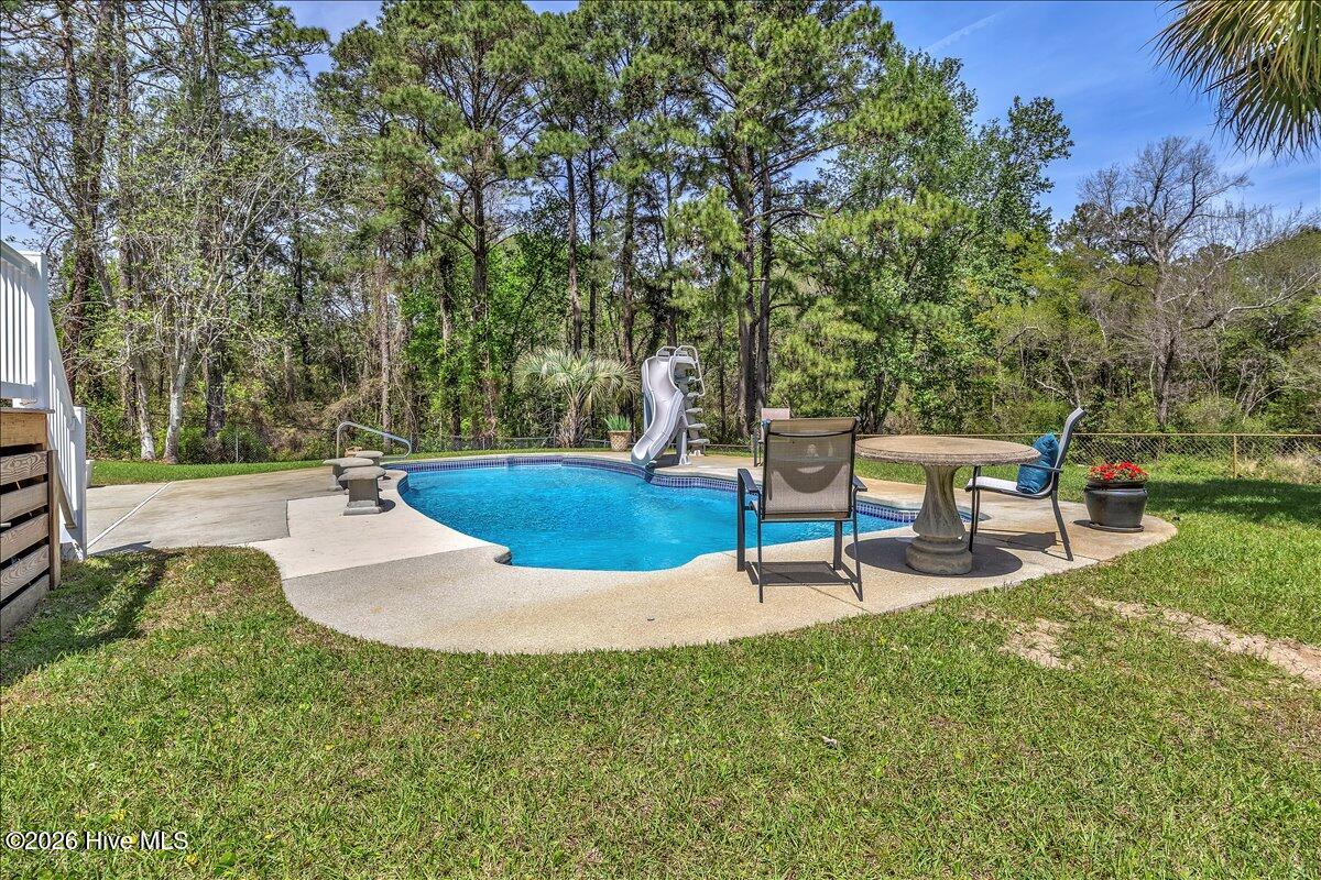 100566130 | Photo 44