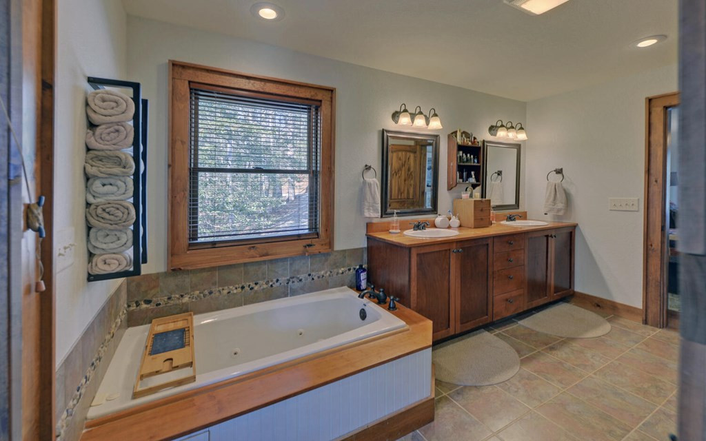483 Vineyard Creek Way, Murphy, NC 28906 Listing Photo  16
