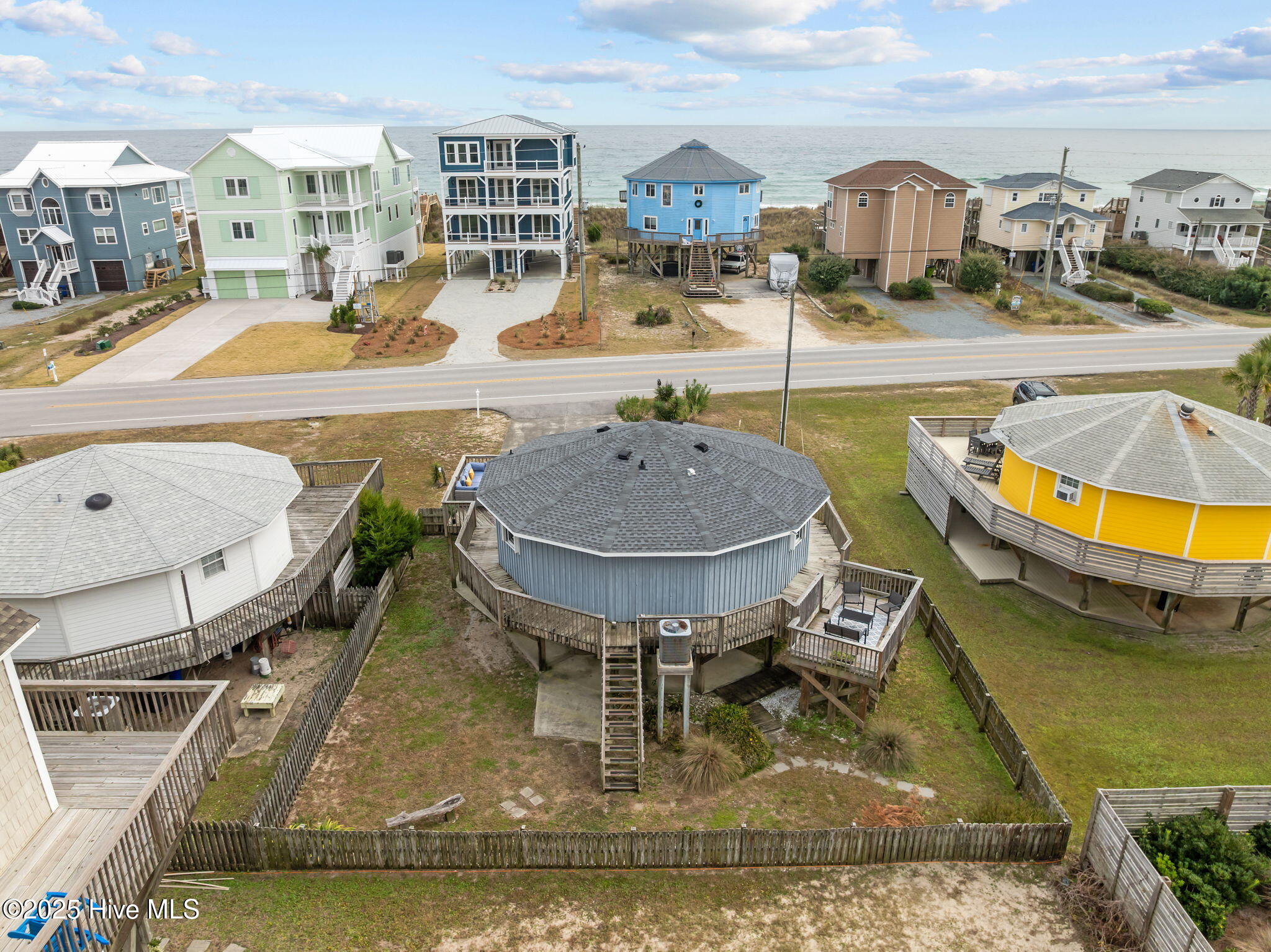 Homes for sale in North Topsail Beach, NC | 3045 Island Dr, North Topsail Beach, NC 28460 | MLS# 100543608