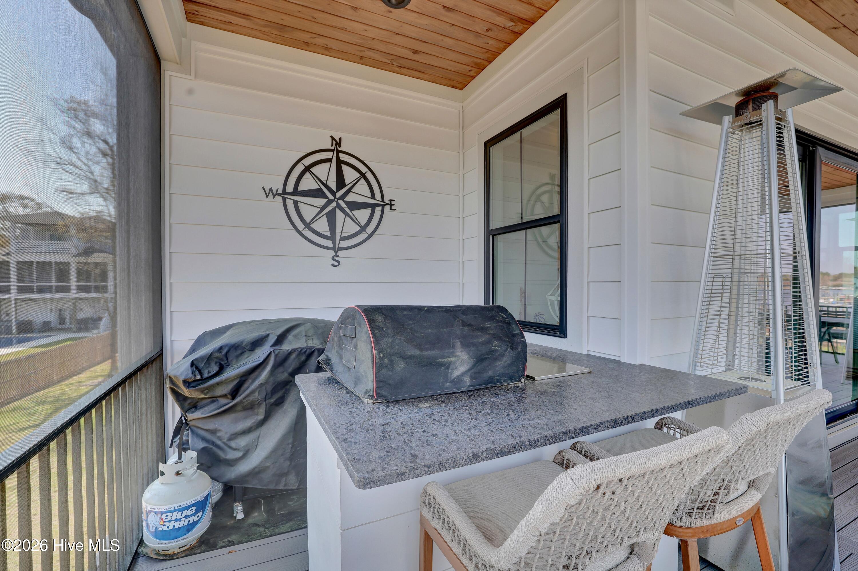 100564139 | Photo 24