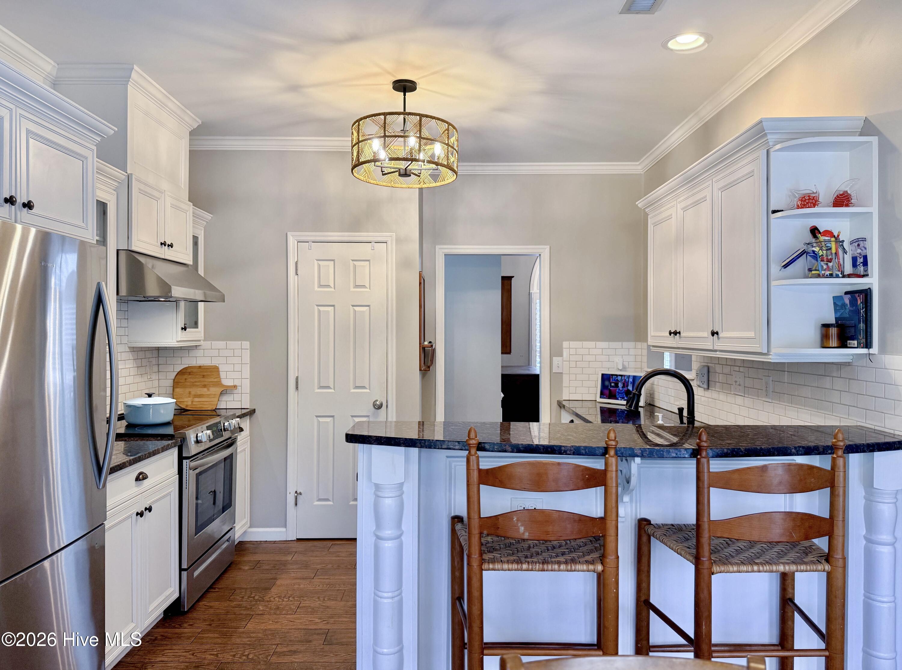 100549521 | Photo 38