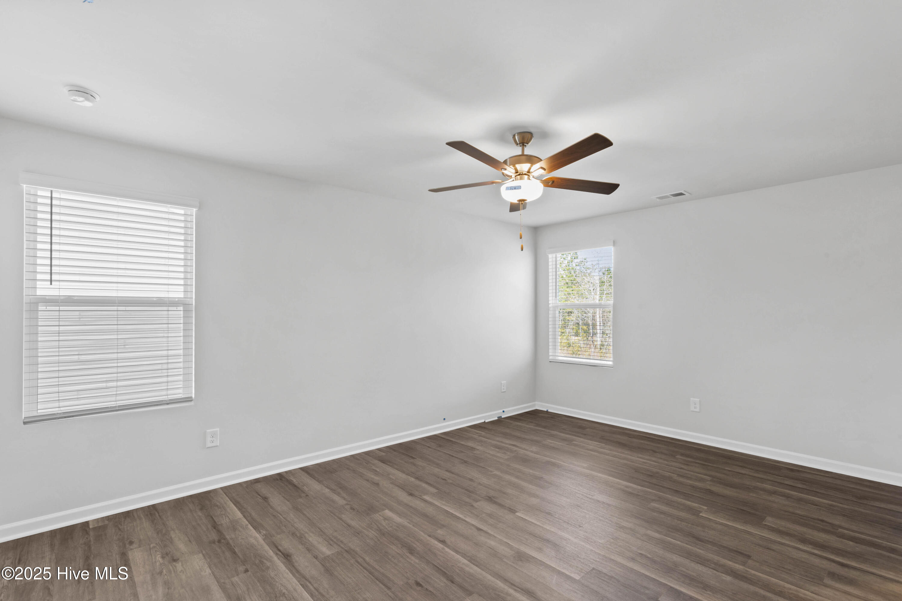 503 Sandy Hollow Drive, Jacksonville, NC 28540 – photo 13: Photo of Similar Home