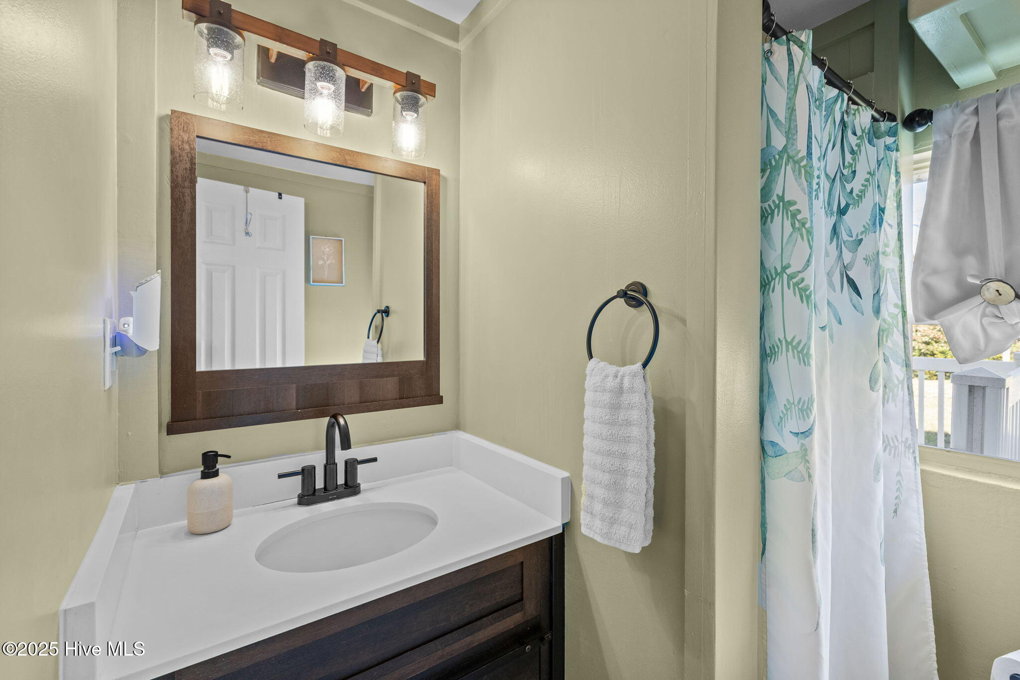 205 Barefoot Lane,Atlantic Beach