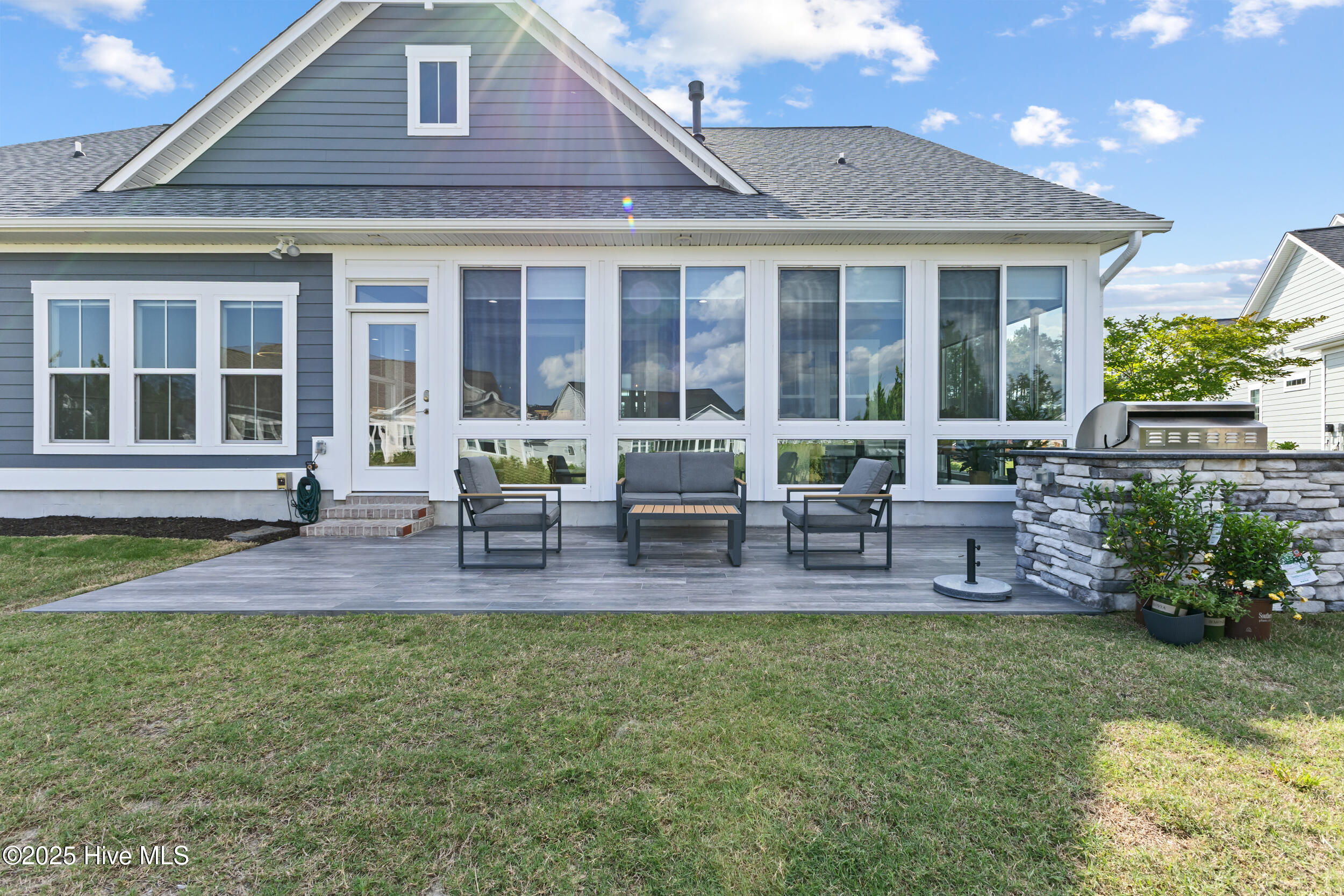 100550581 | Photo 54