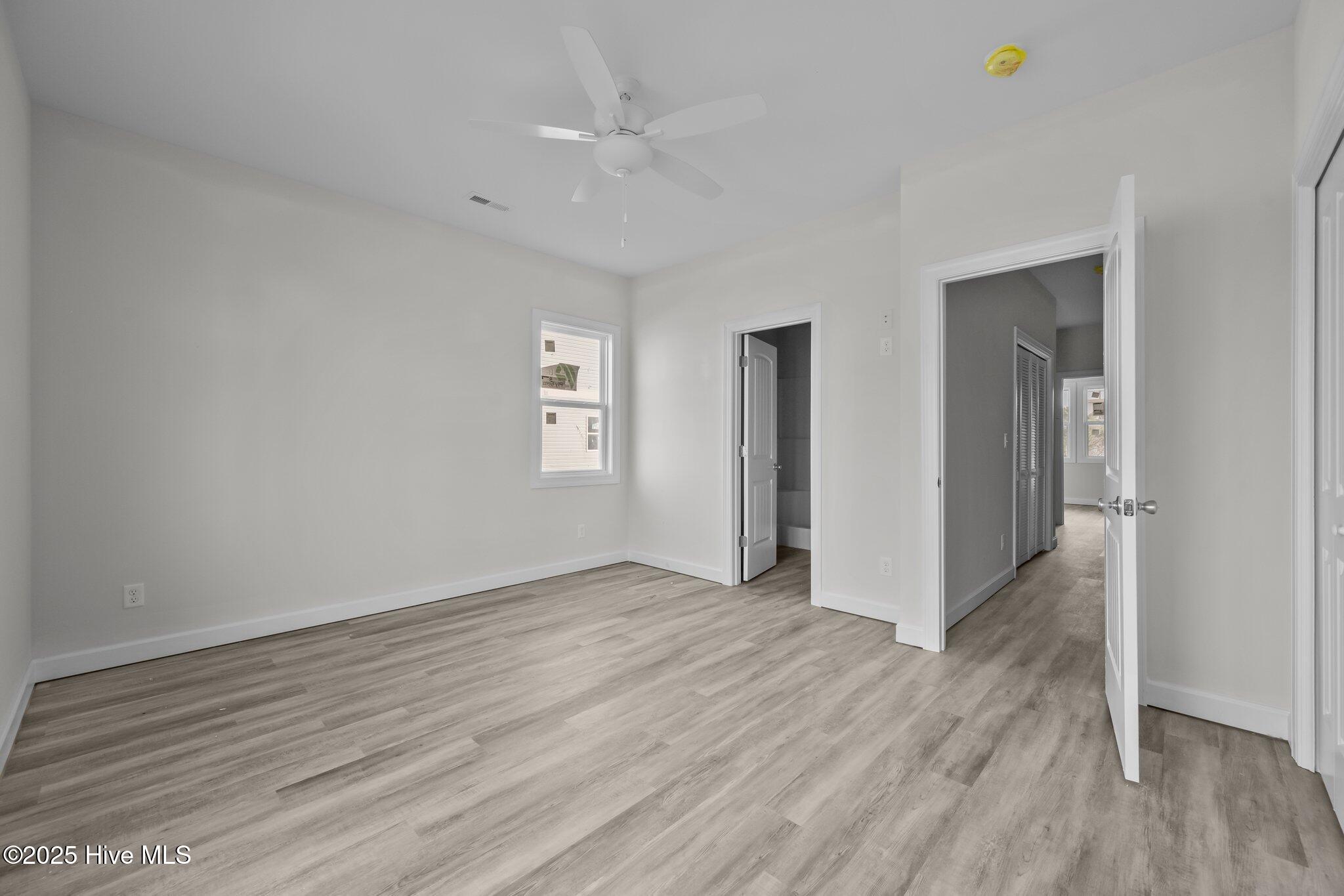 100519991 | Photo 18