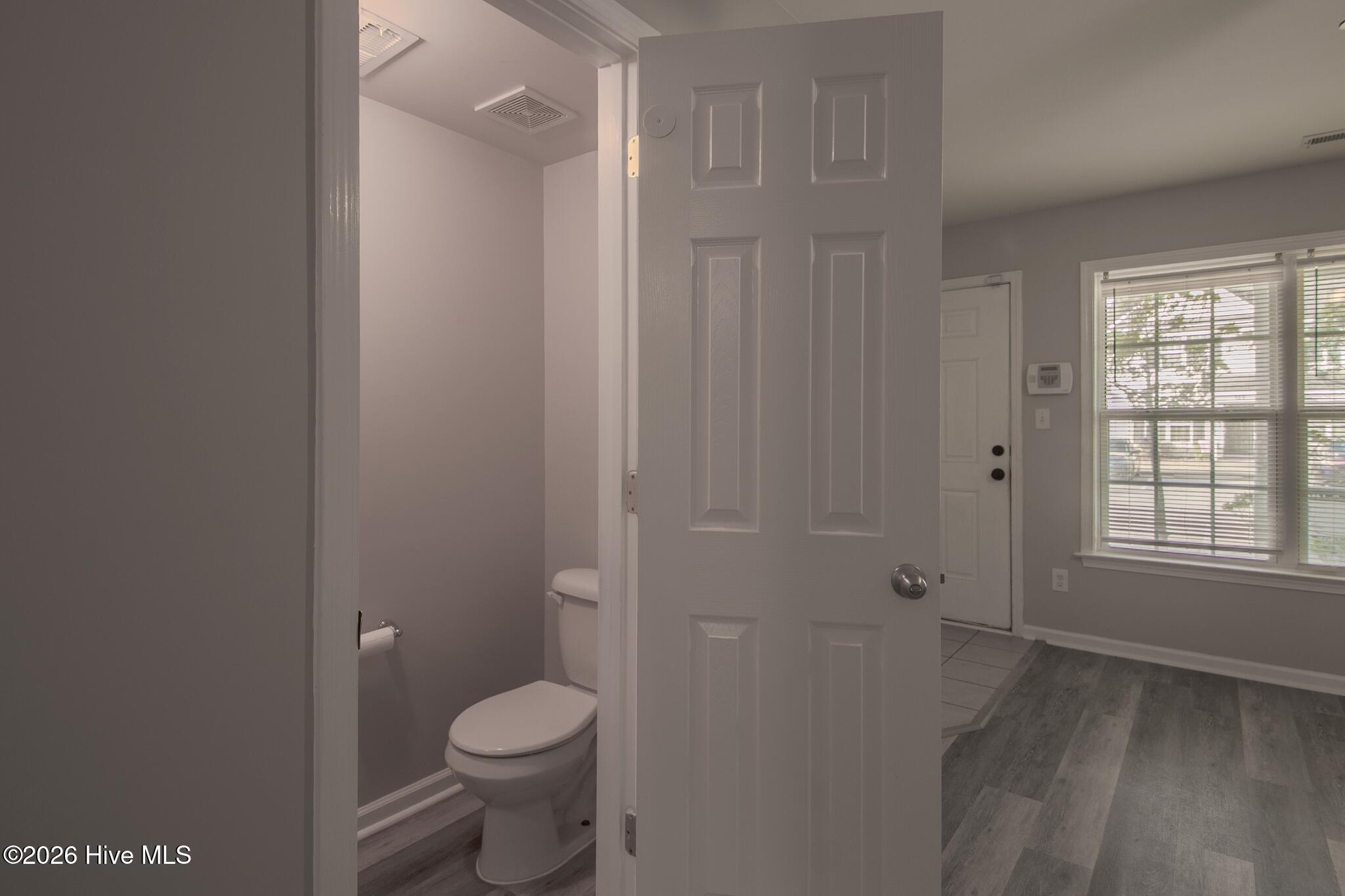 100522073 | Photo 15