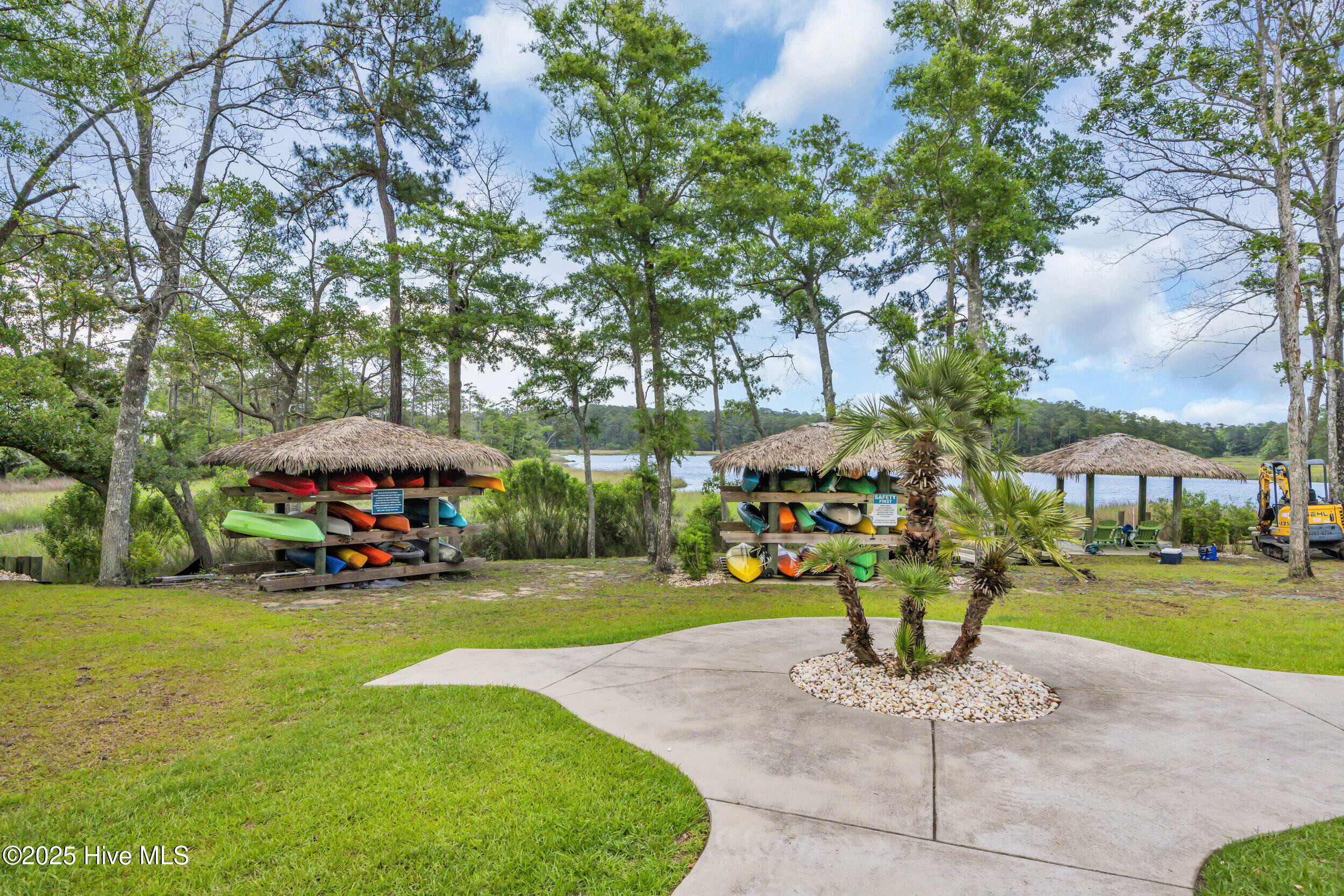 100547988 | Photo 41