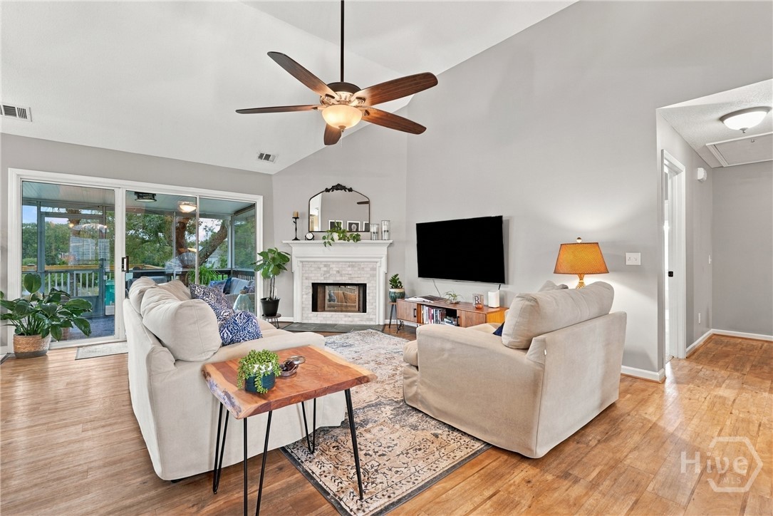 Photo 2 of Single family home for sale at 41 Runabout Ln, Savannah, GA 31410 | MLS# SA365118 | Listing updated on 2026-10-09