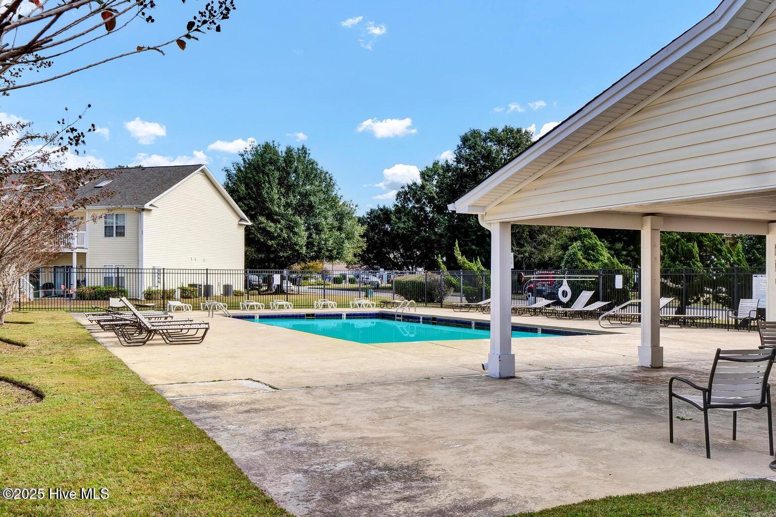 100537353 | Photo 32