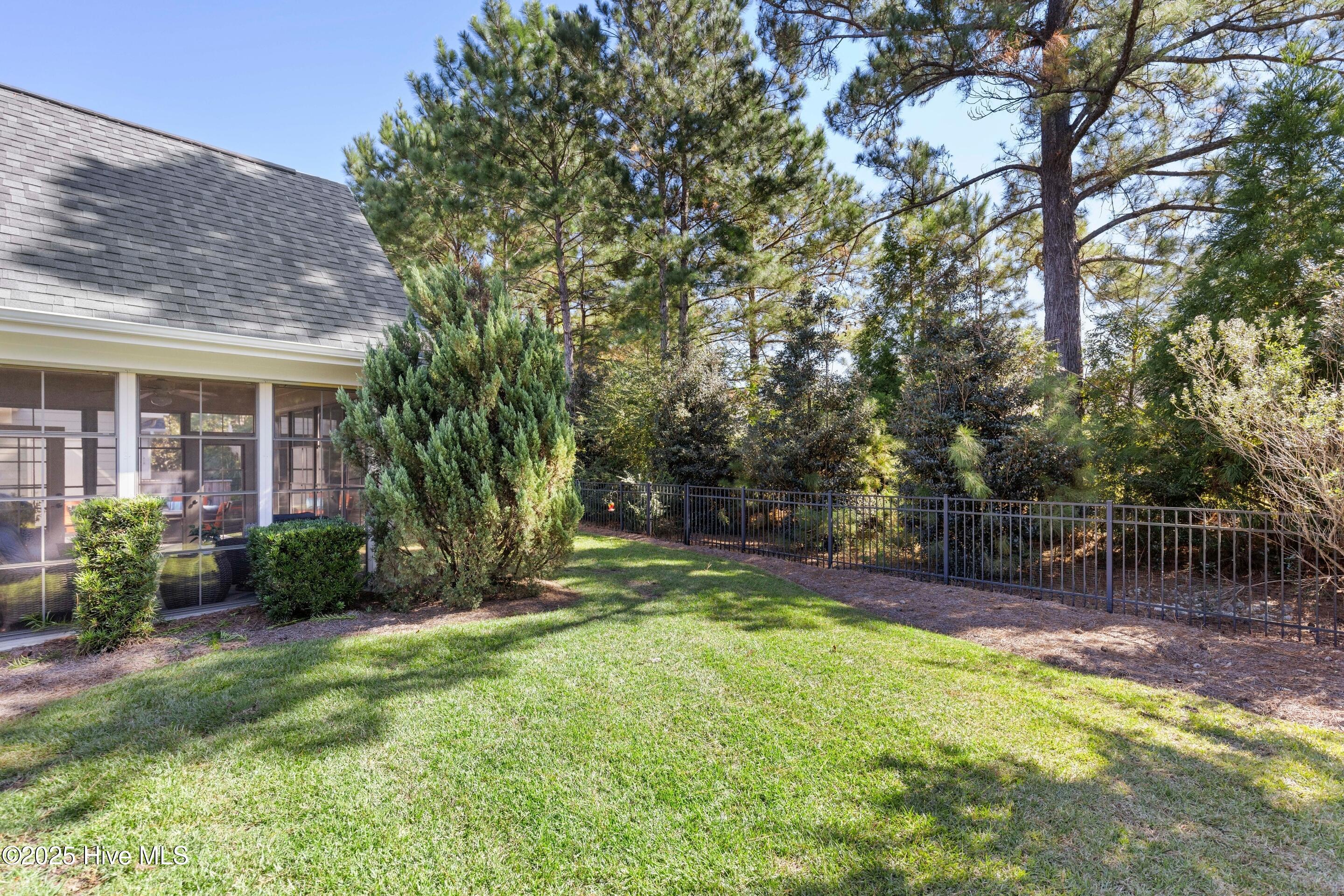 100537619 | Photo 45