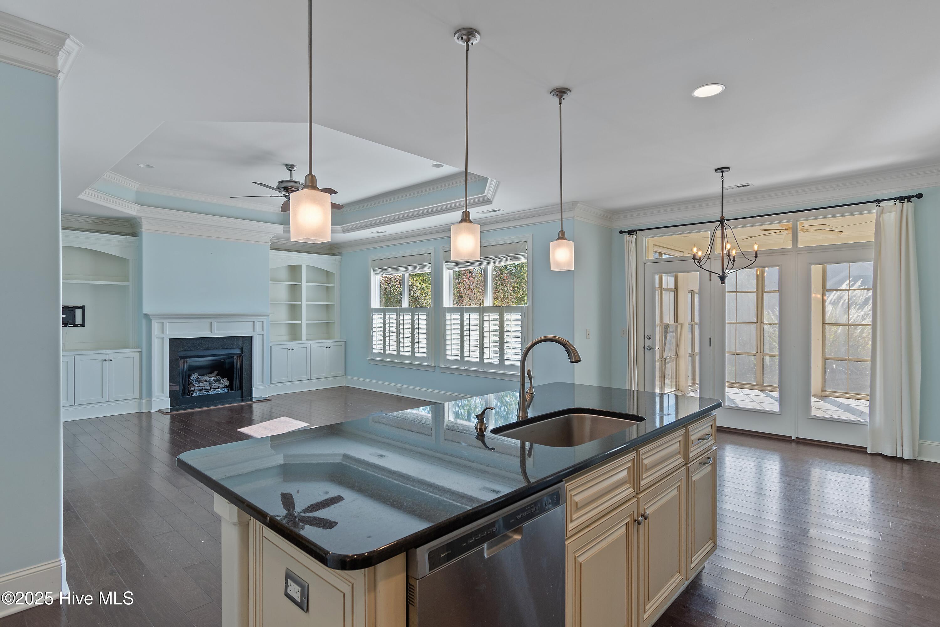 100540174 | Photo 11