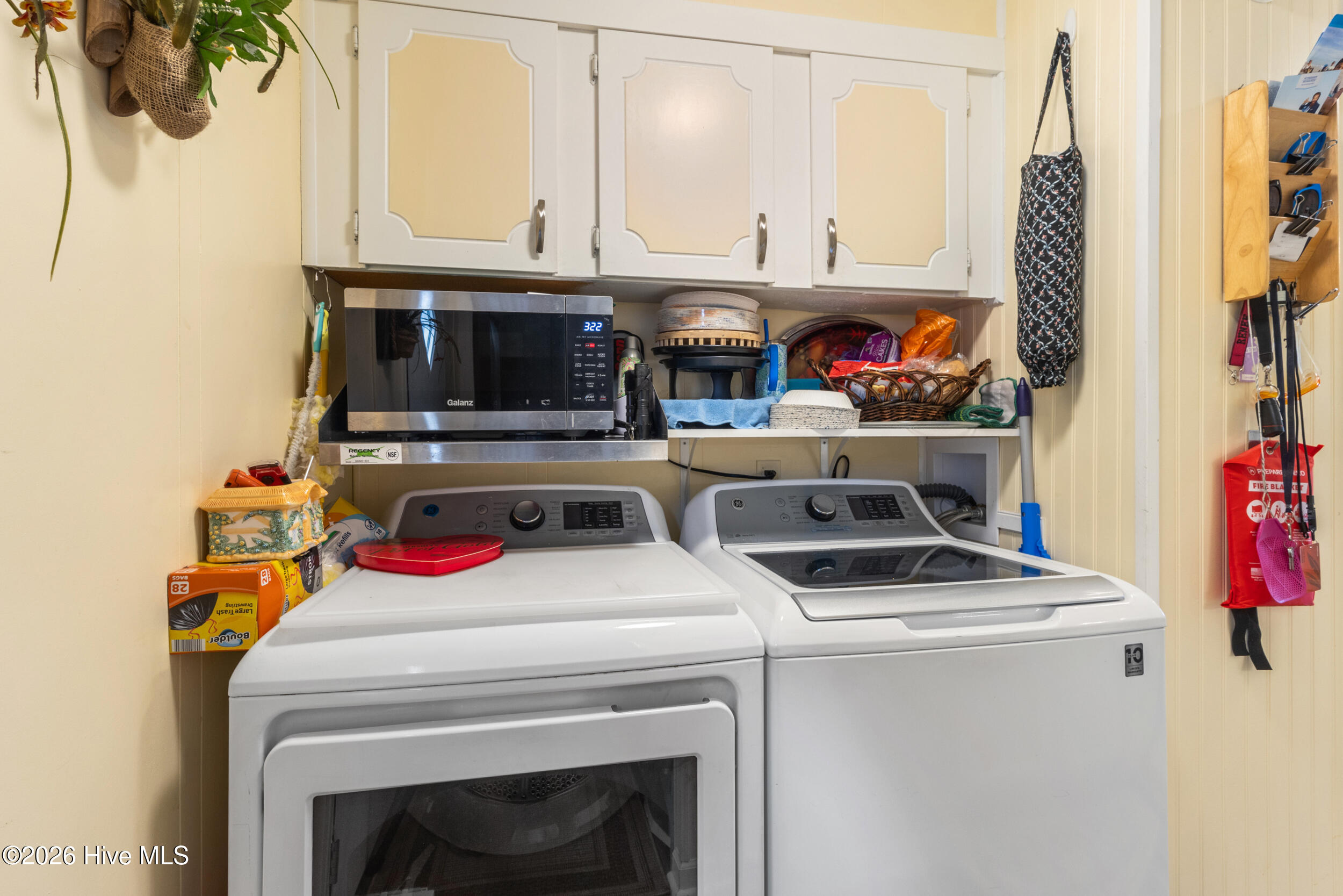 100557090 | Photo 27